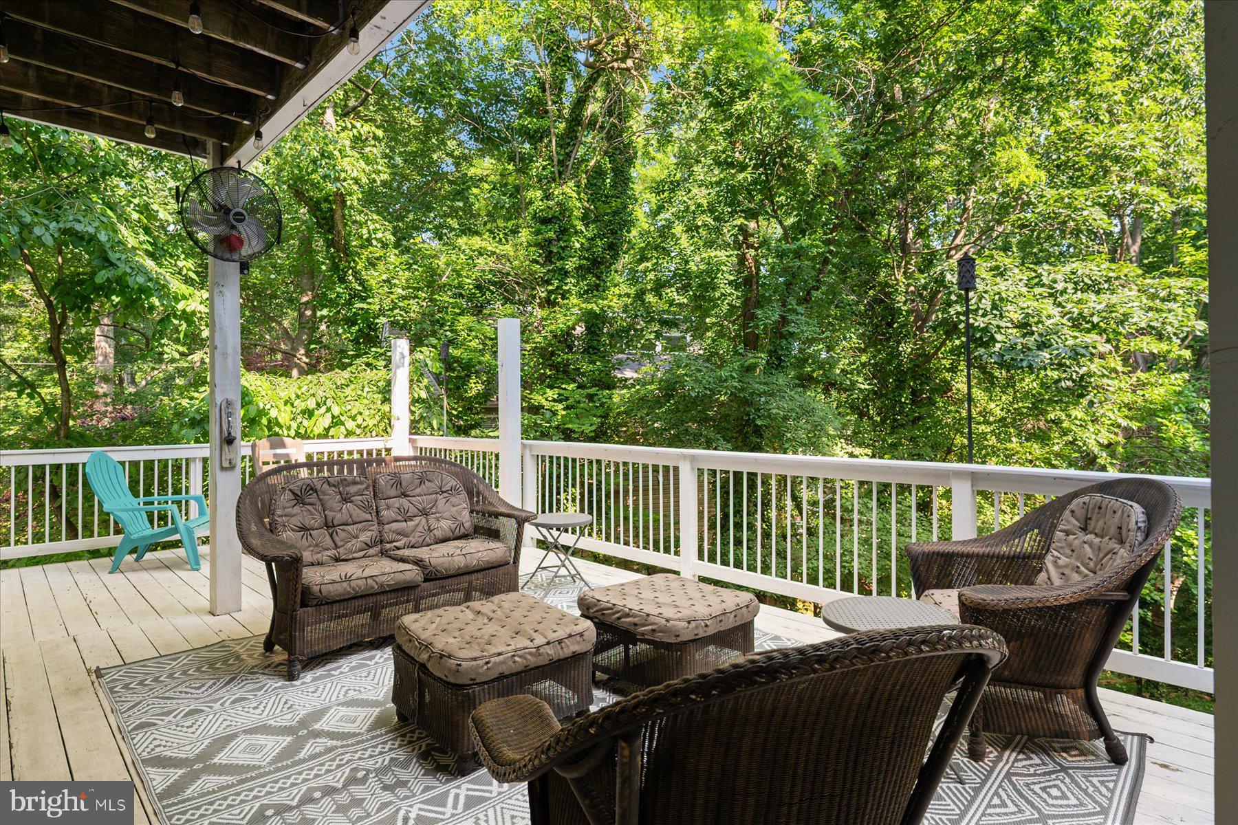 2710 Parkview Dr