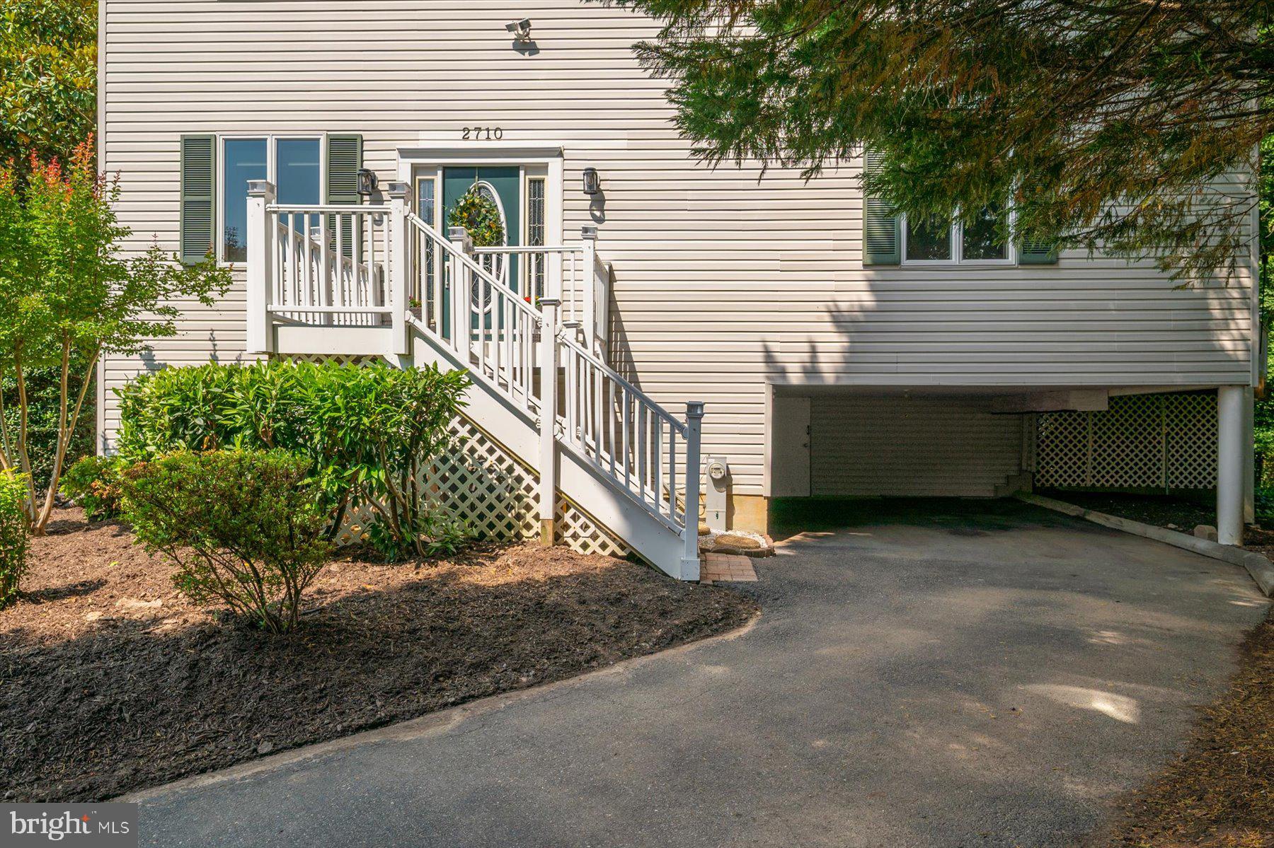 2710 Parkview Dr