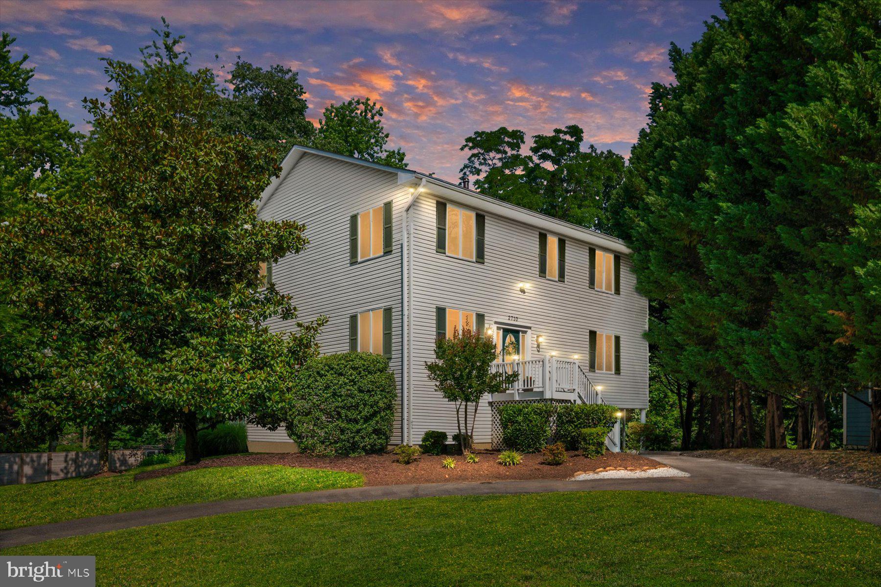 2710 Parkview Dr