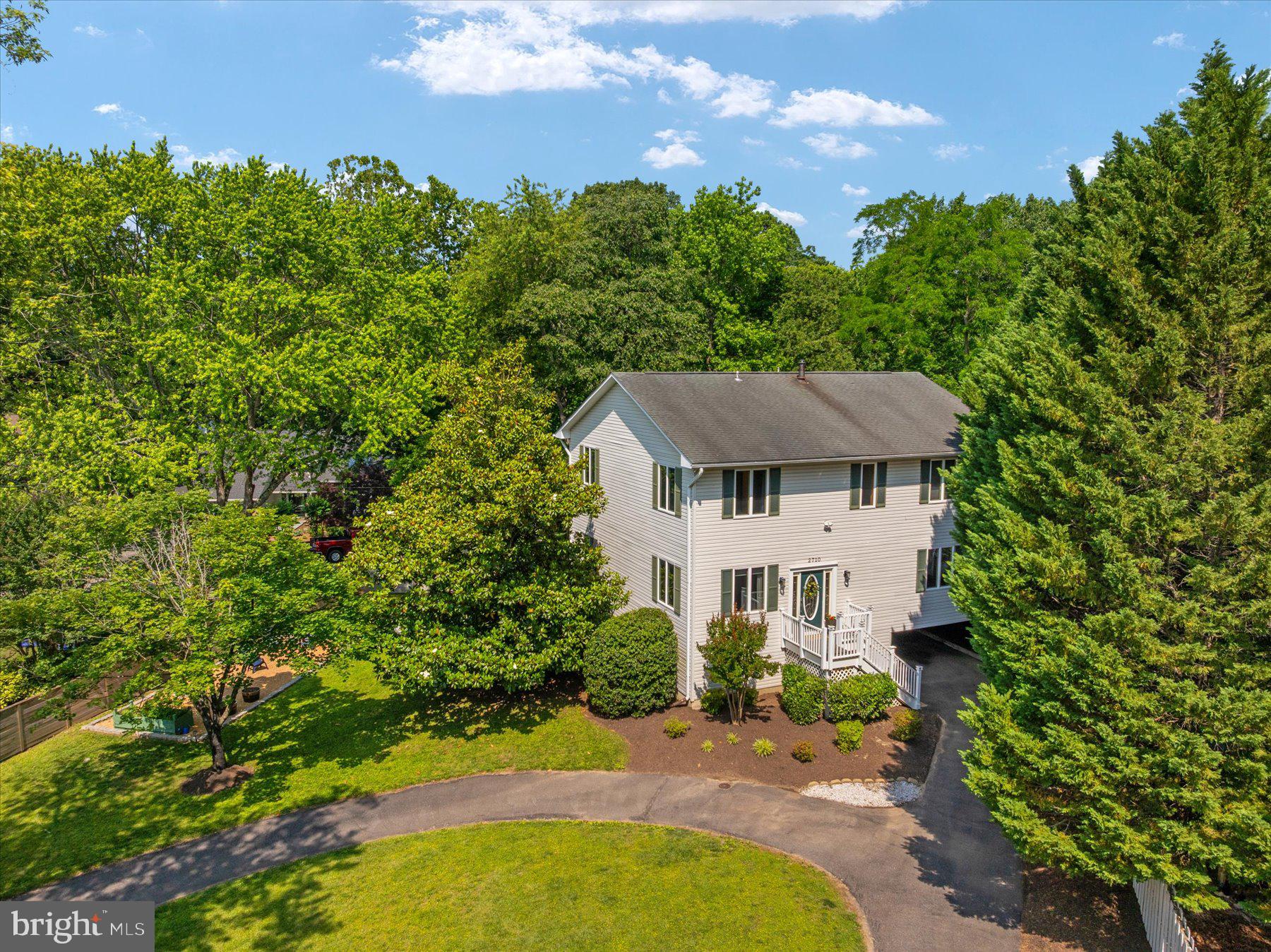 2710 Parkview Dr