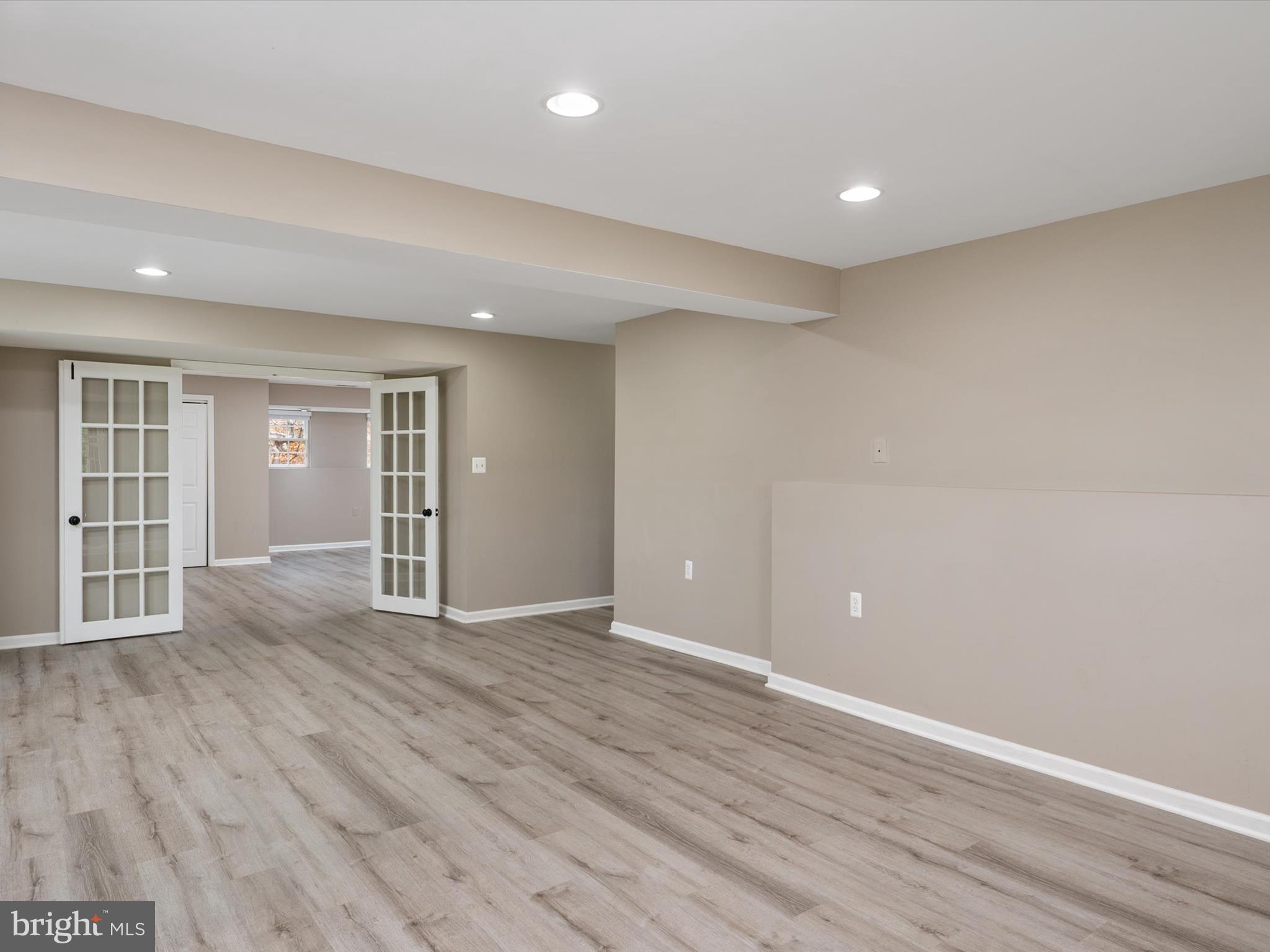 1015 S Creek View Ct