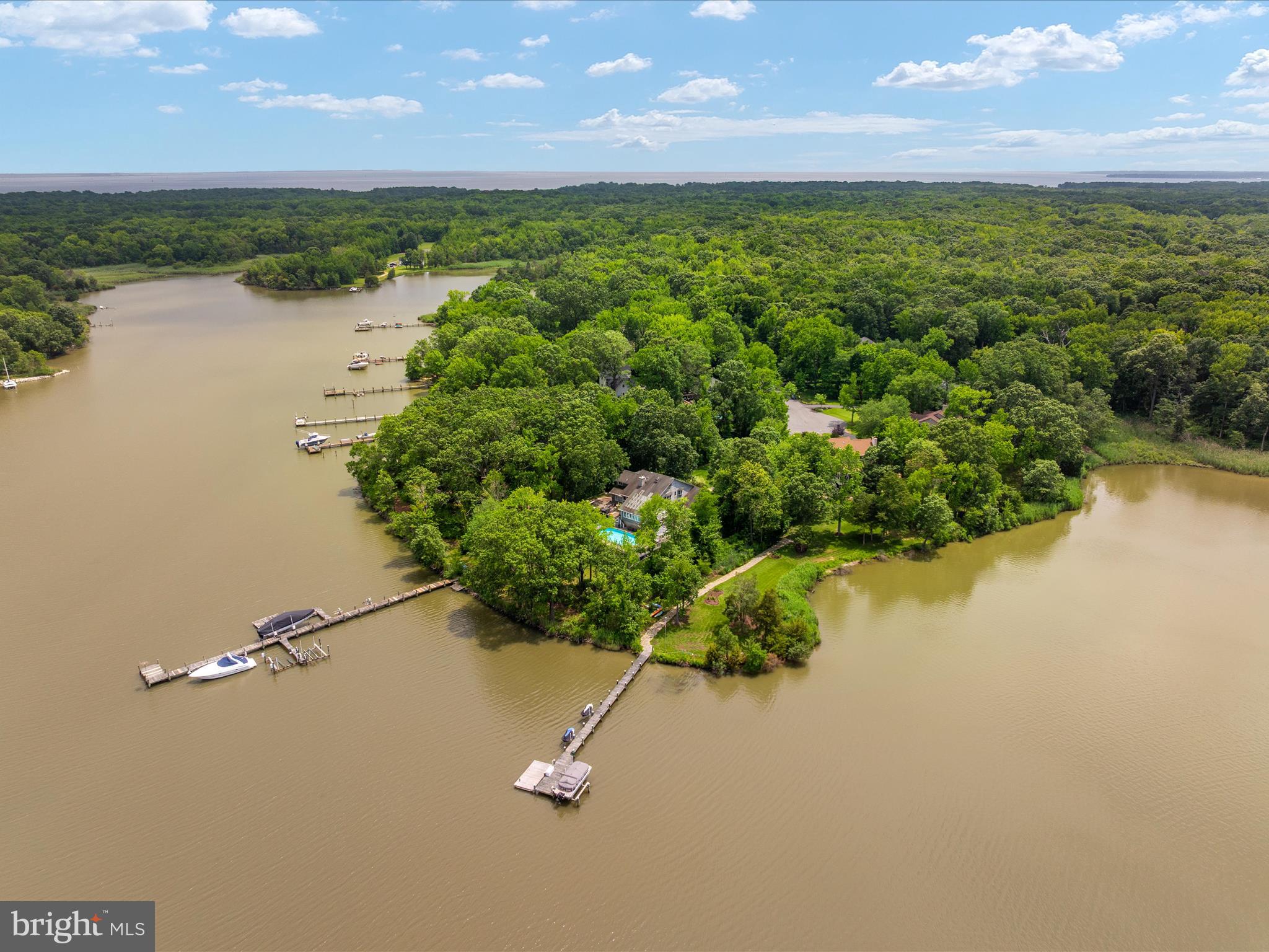 1015 S Creek View Ct