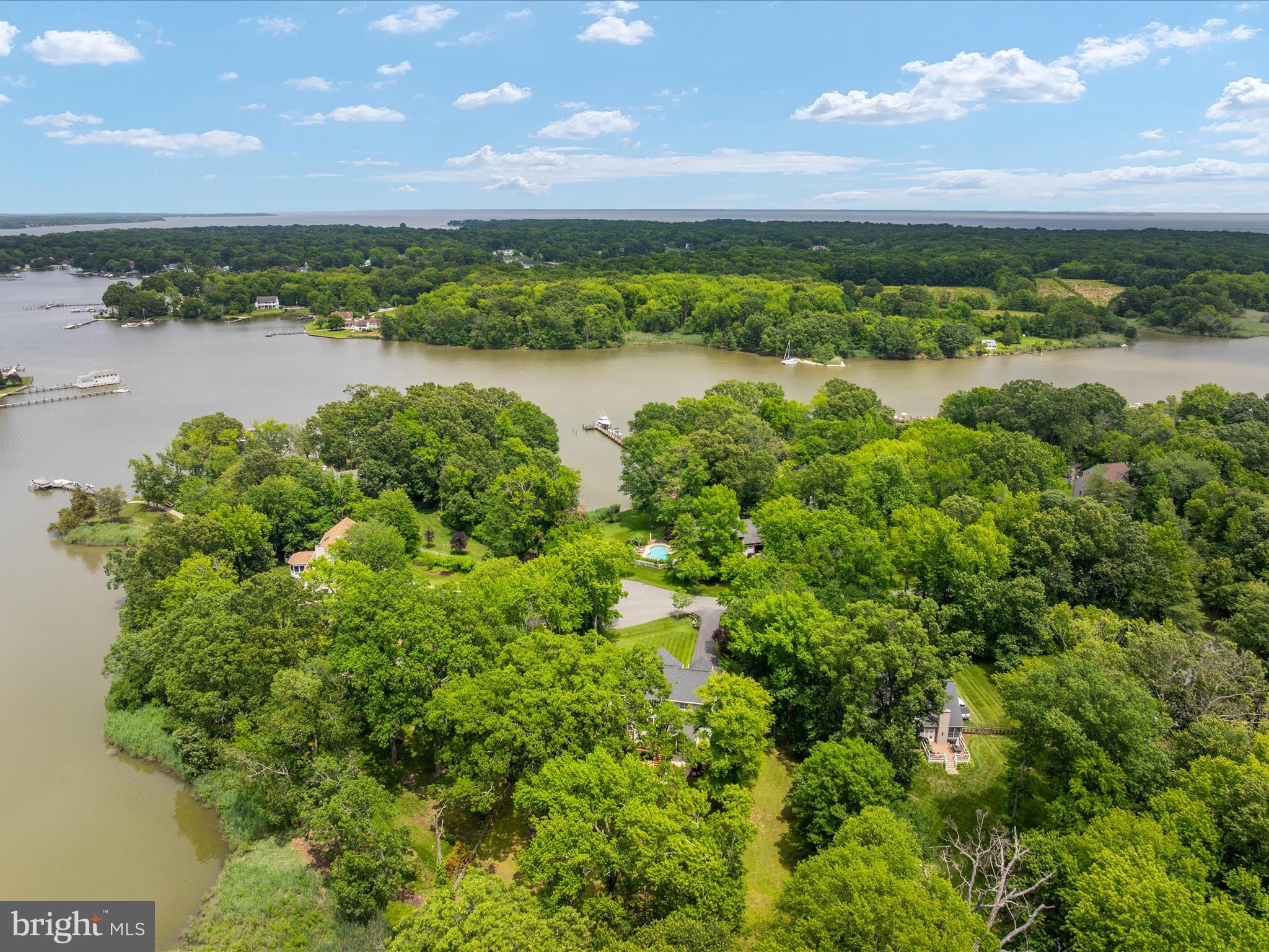 1015 S Creek View Ct