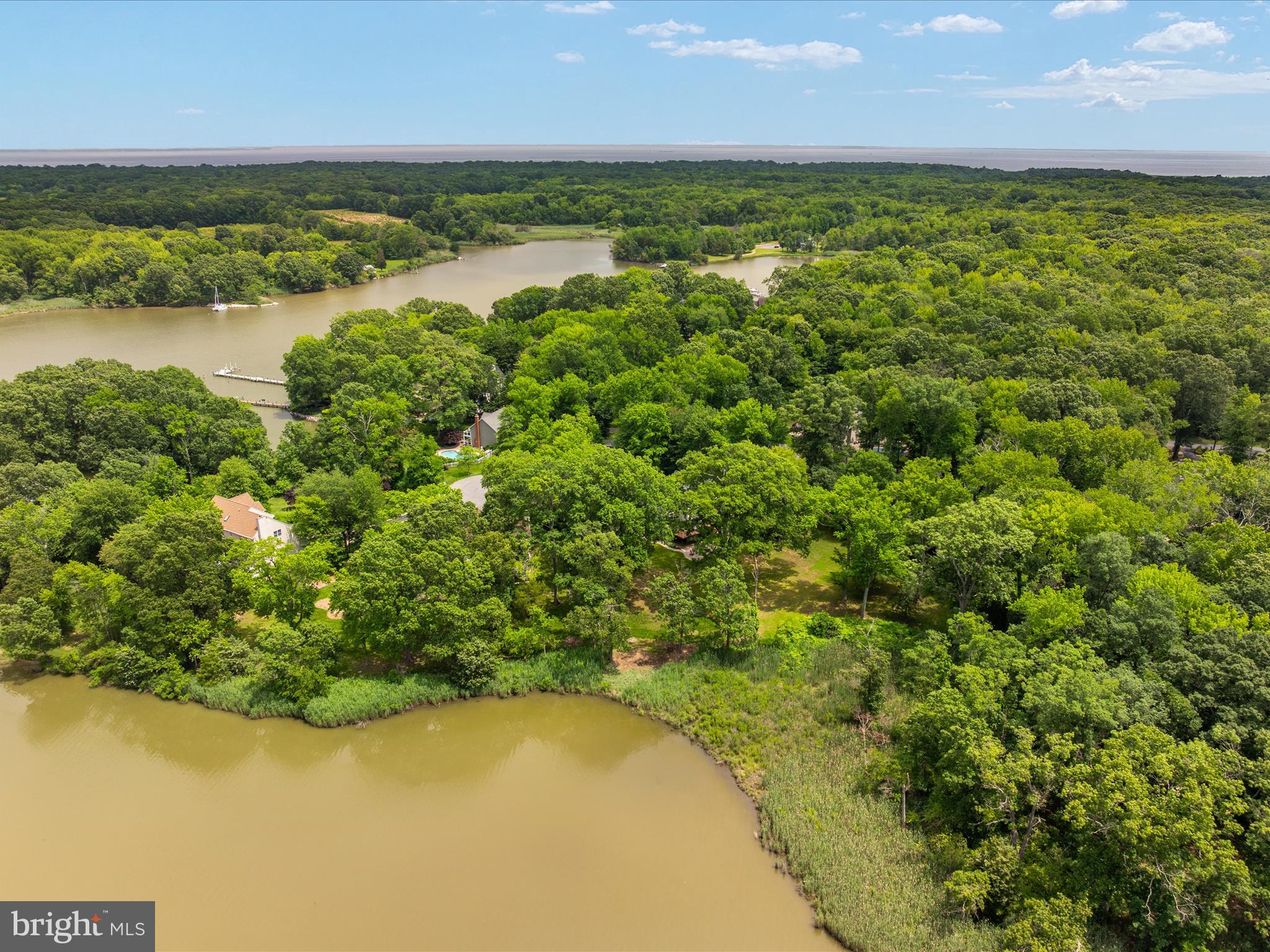 1015 S Creek View Ct
