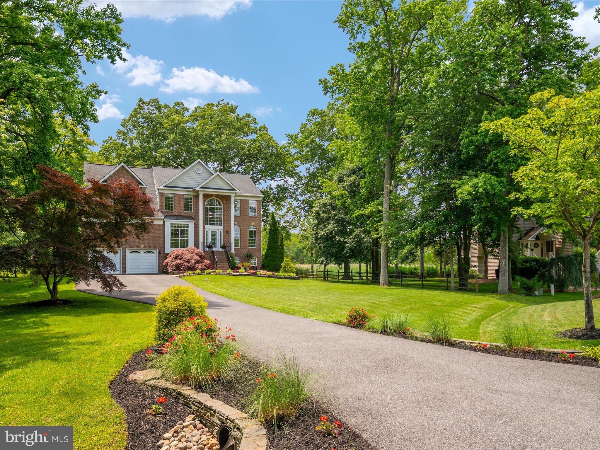 1015 S Creek View Ct