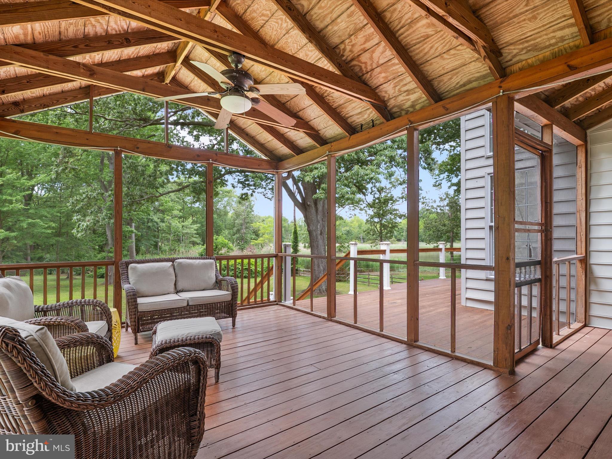 1015 S Creek View Ct