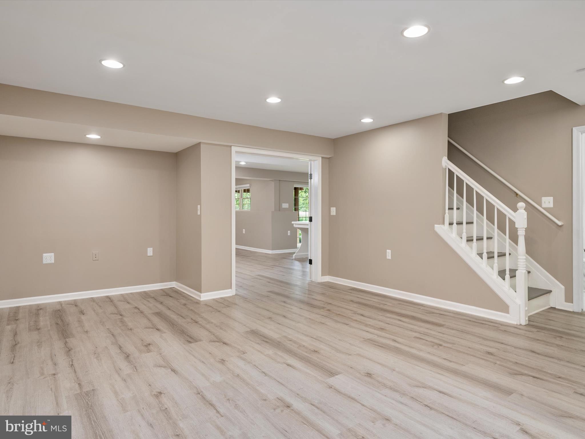 1015 S Creek View Ct