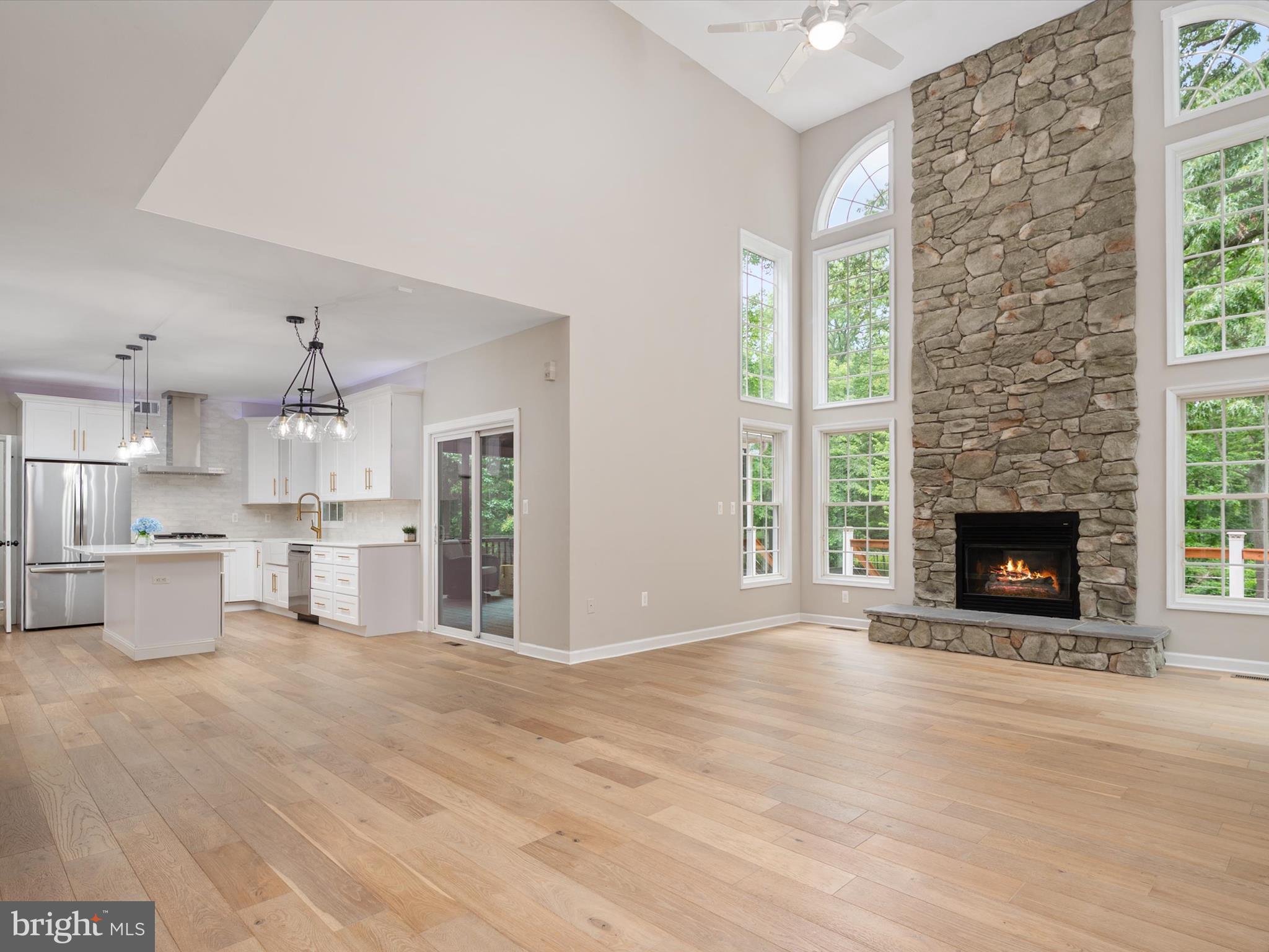1015 S Creek View Ct