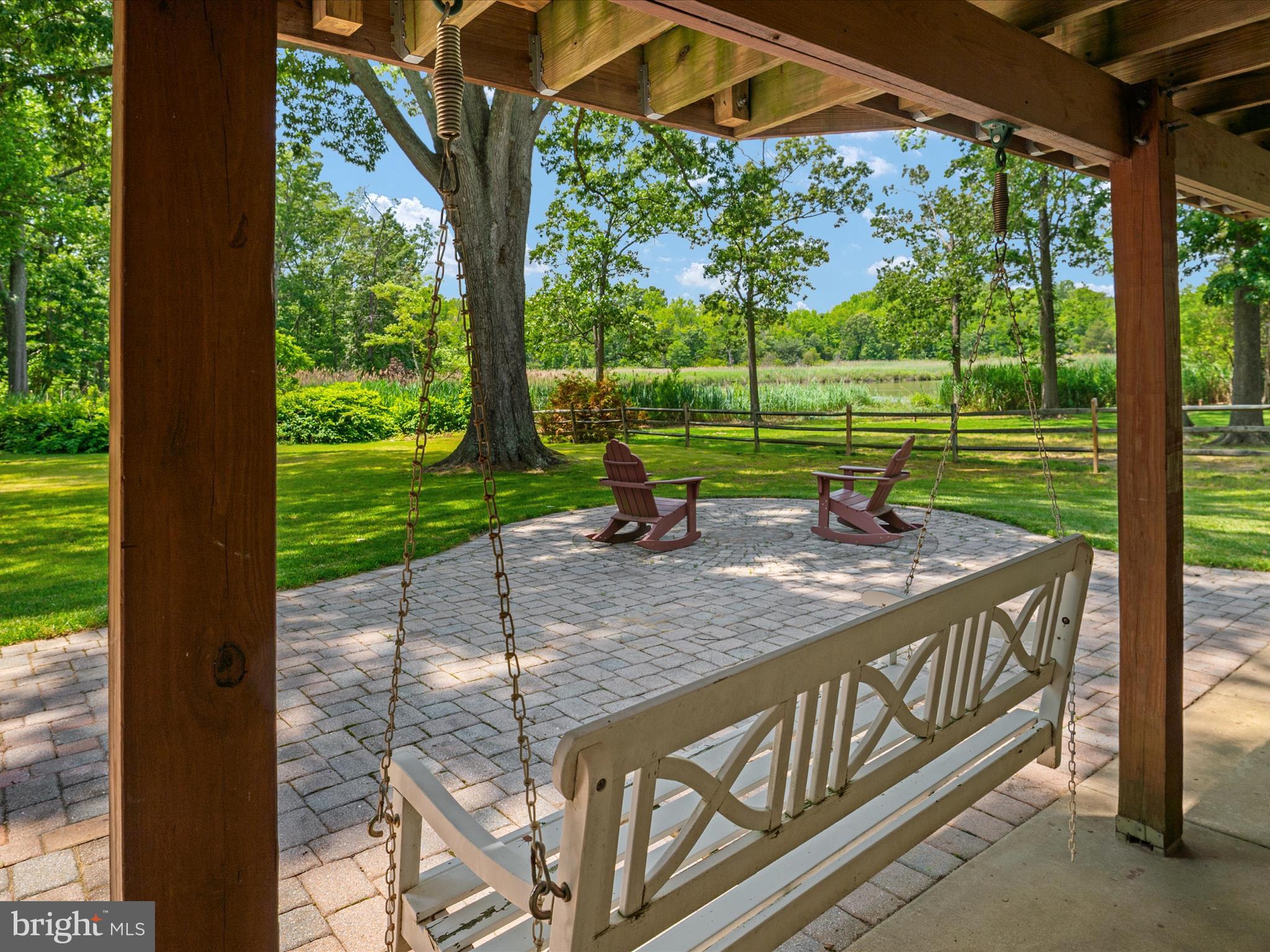 1015 S Creek View Ct