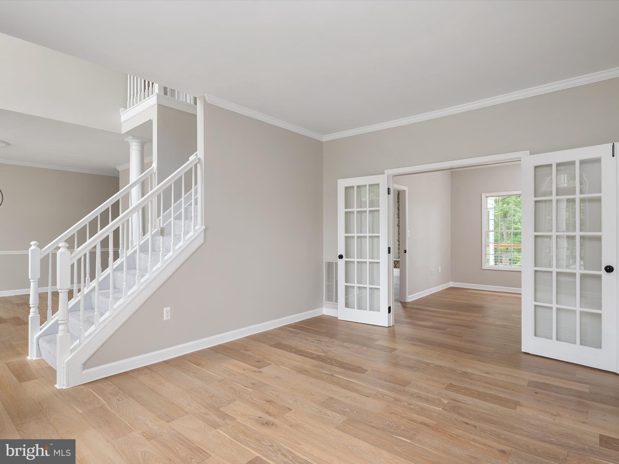 1015 S Creek View Ct