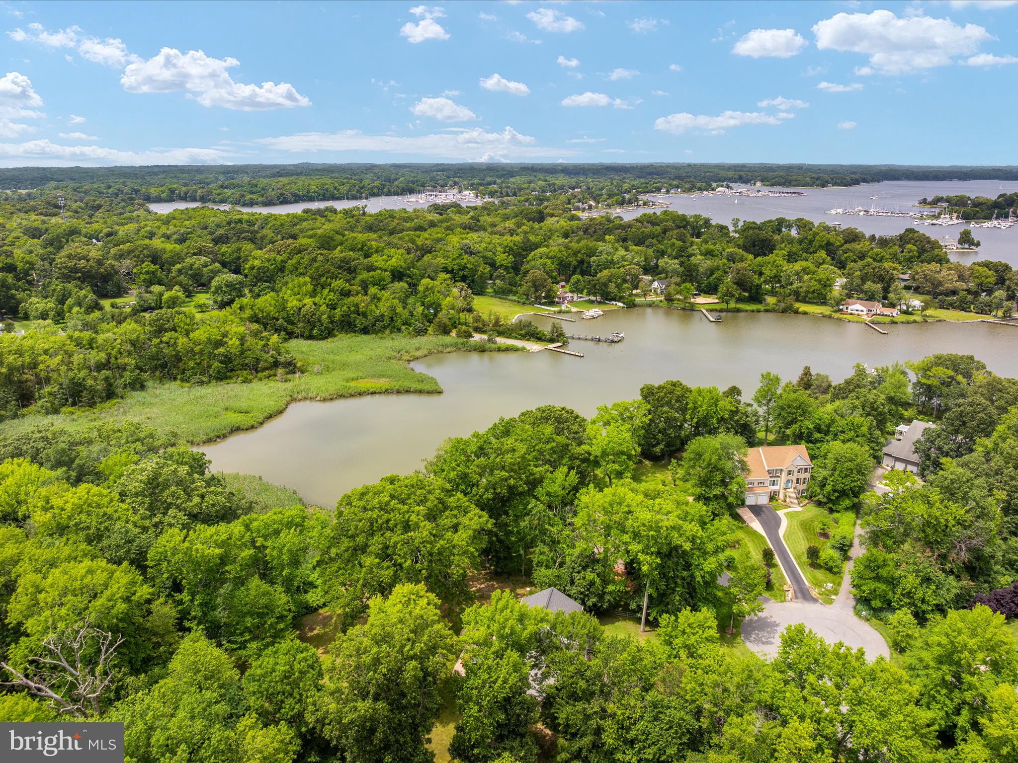 1015 S Creek View Ct