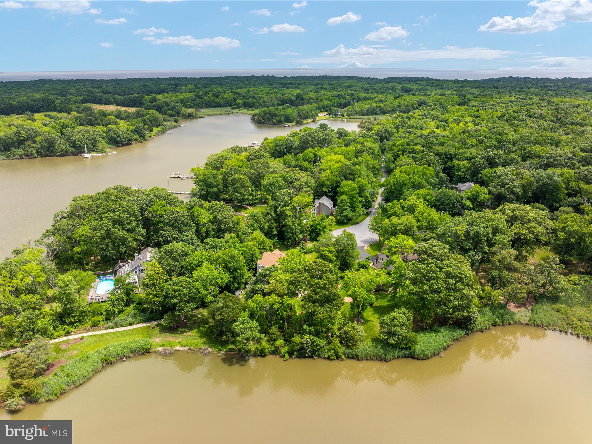 1015 S Creek View Ct