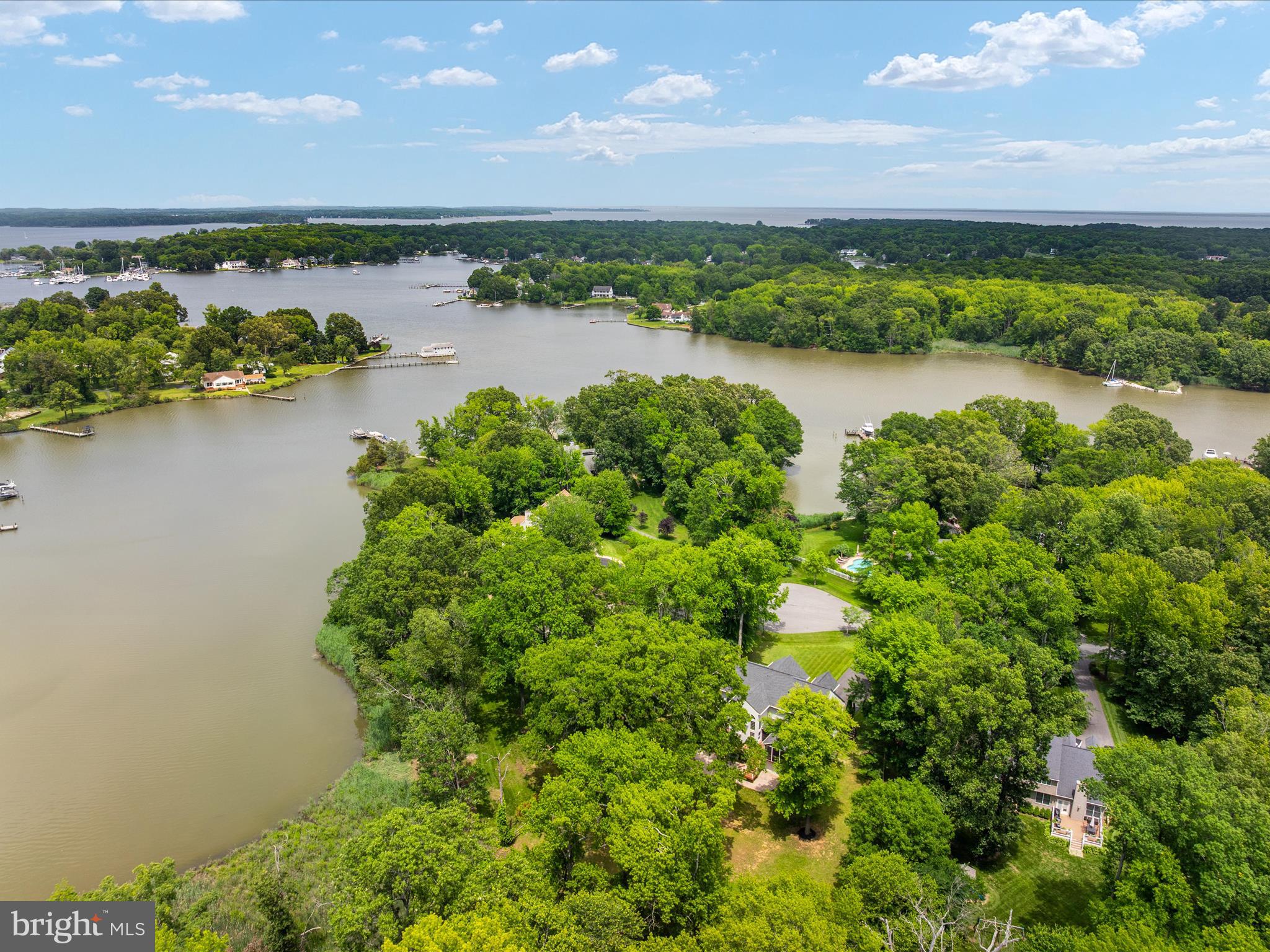 1015 S Creek View Ct
