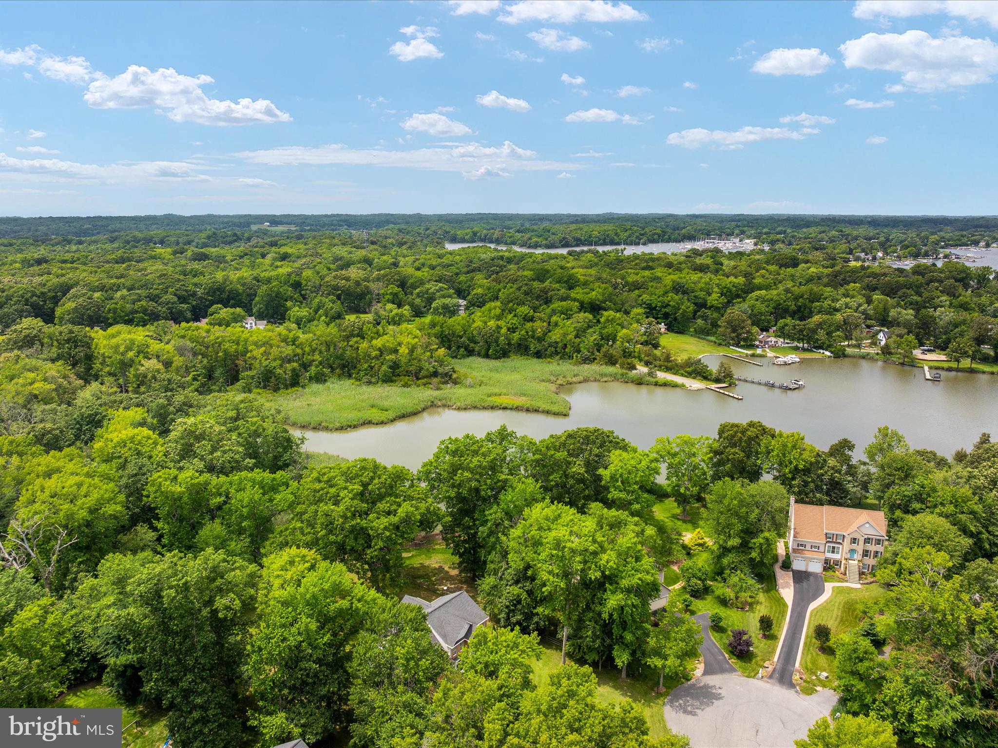 1015 S Creek View Ct