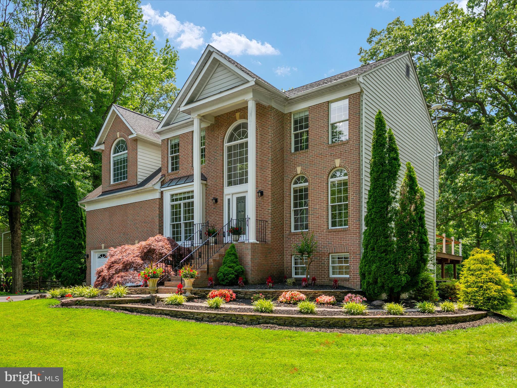 1015 S Creek View Ct