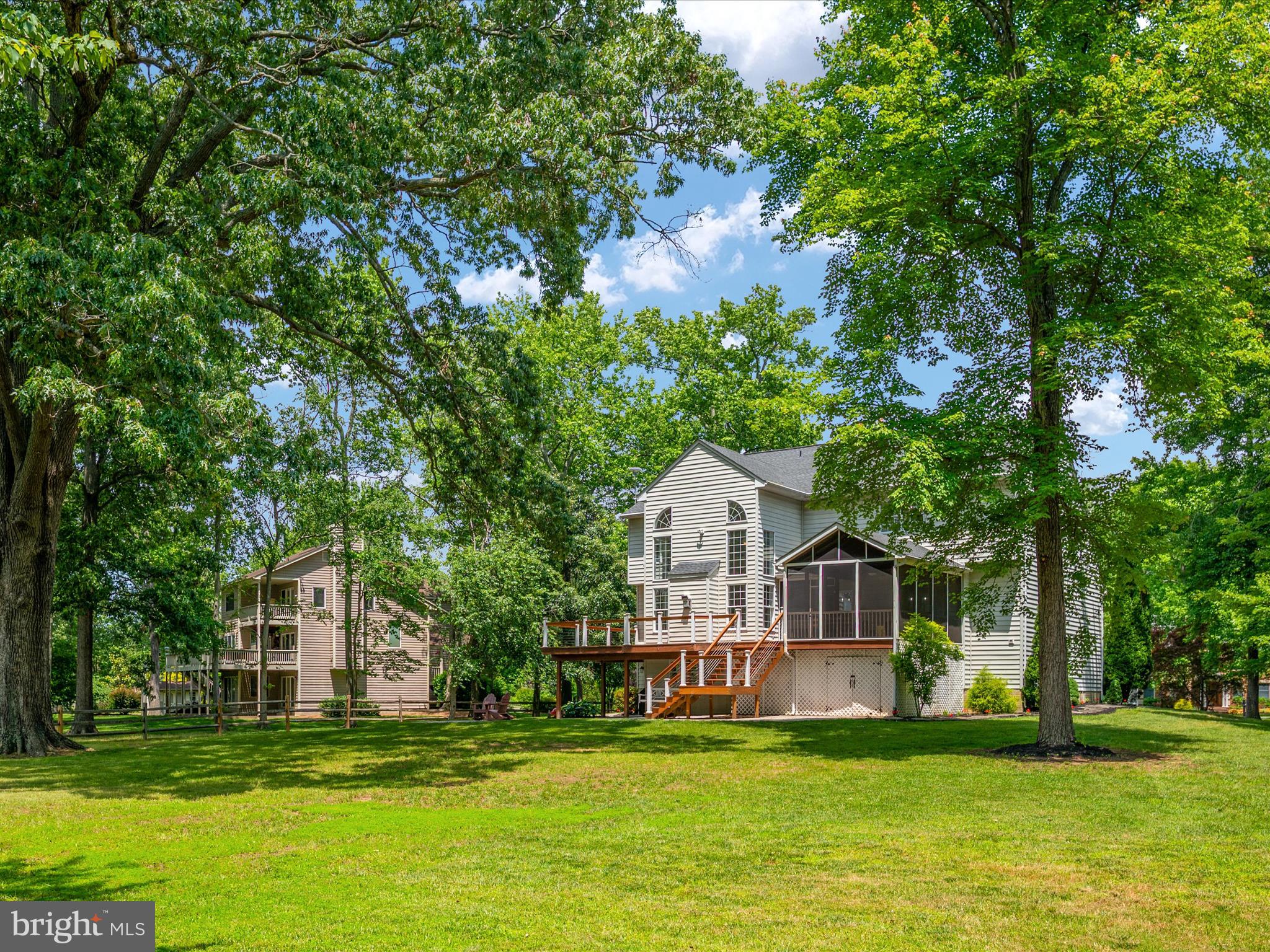 1015 S Creek View Ct