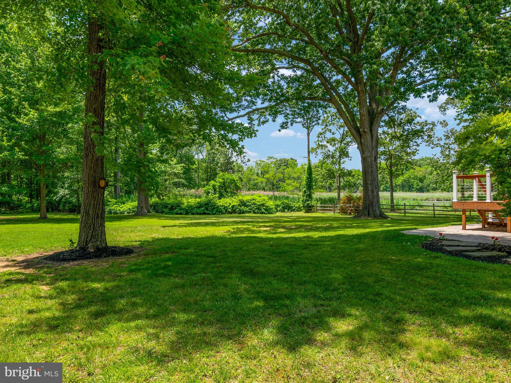 1015 S Creek View Ct