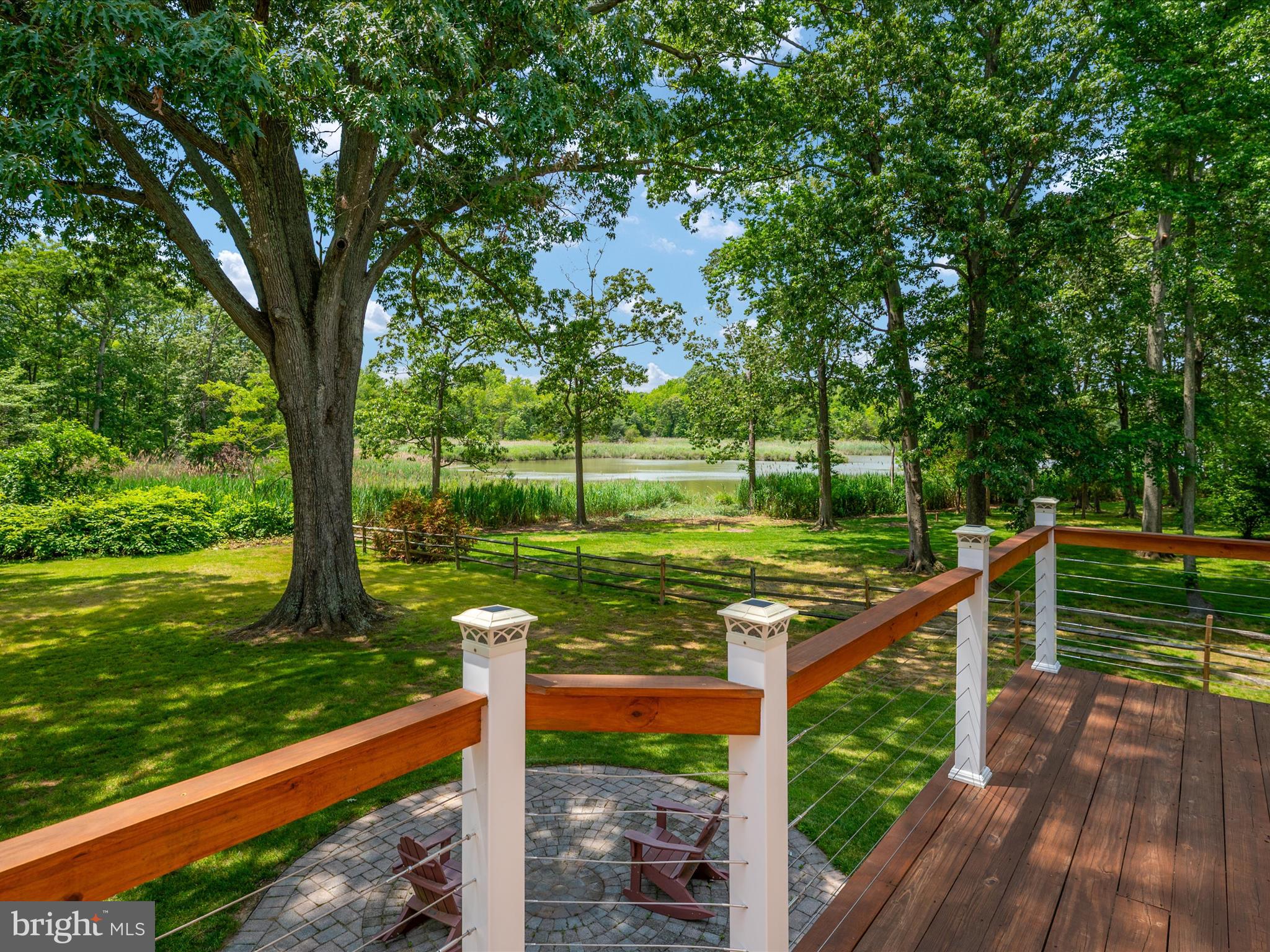 1015 S Creek View Ct