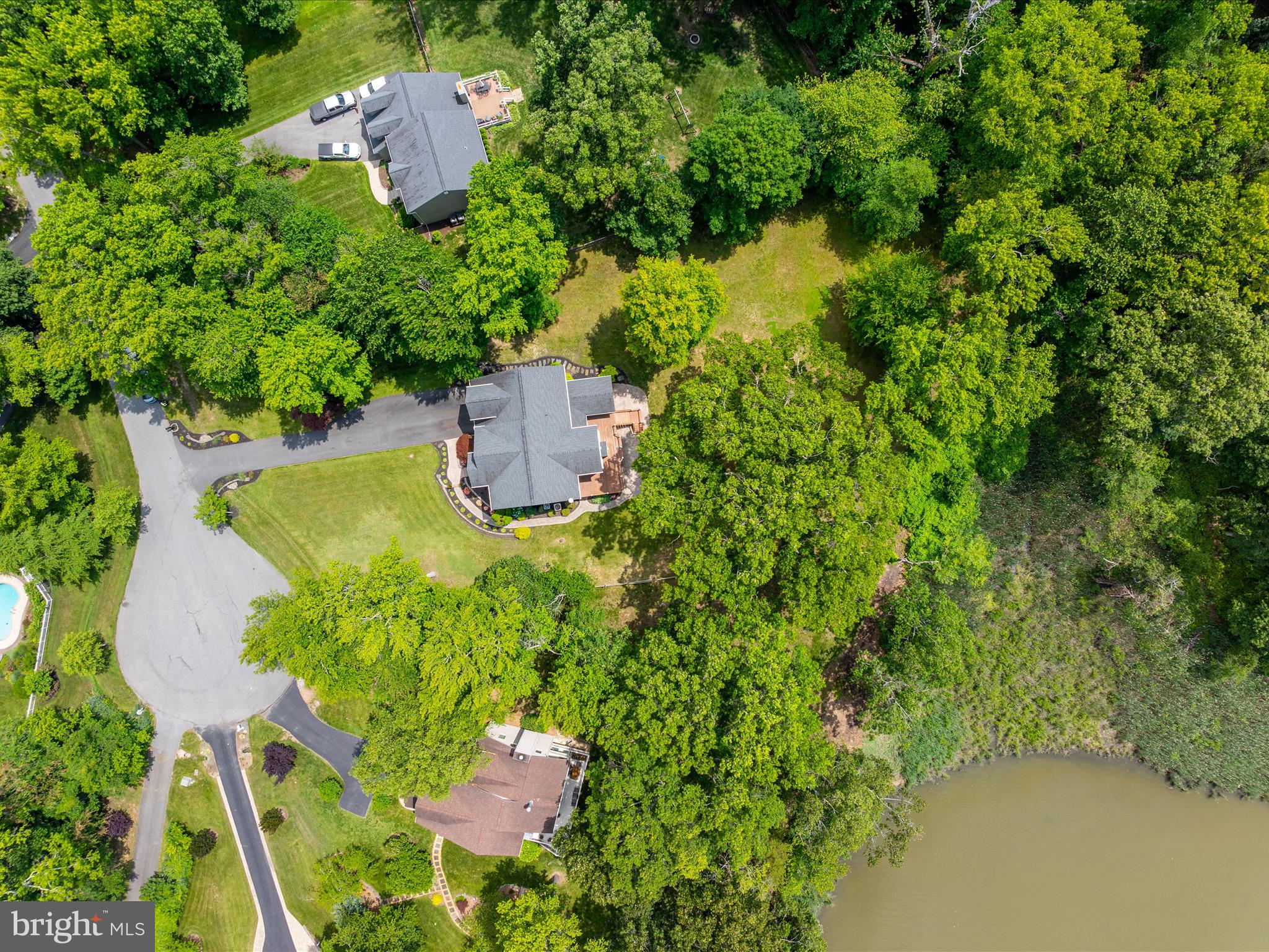 1015 S Creek View Ct