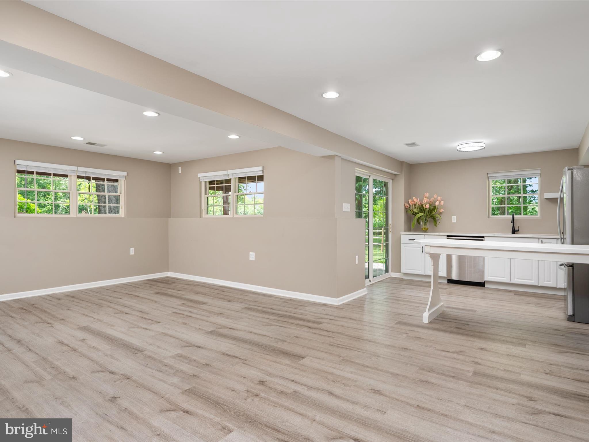 1015 S Creek View Ct