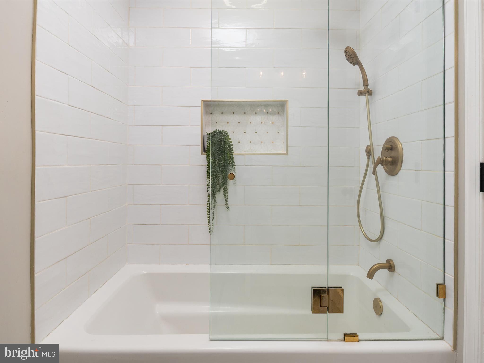 1015 S Creek View Ct