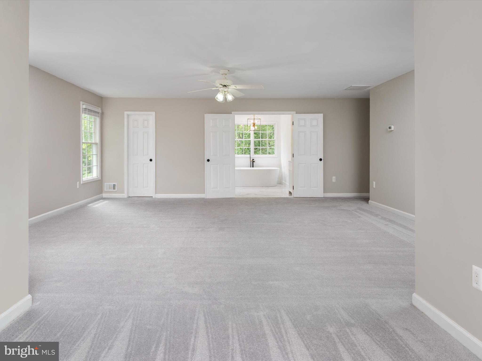 1015 S Creek View Ct