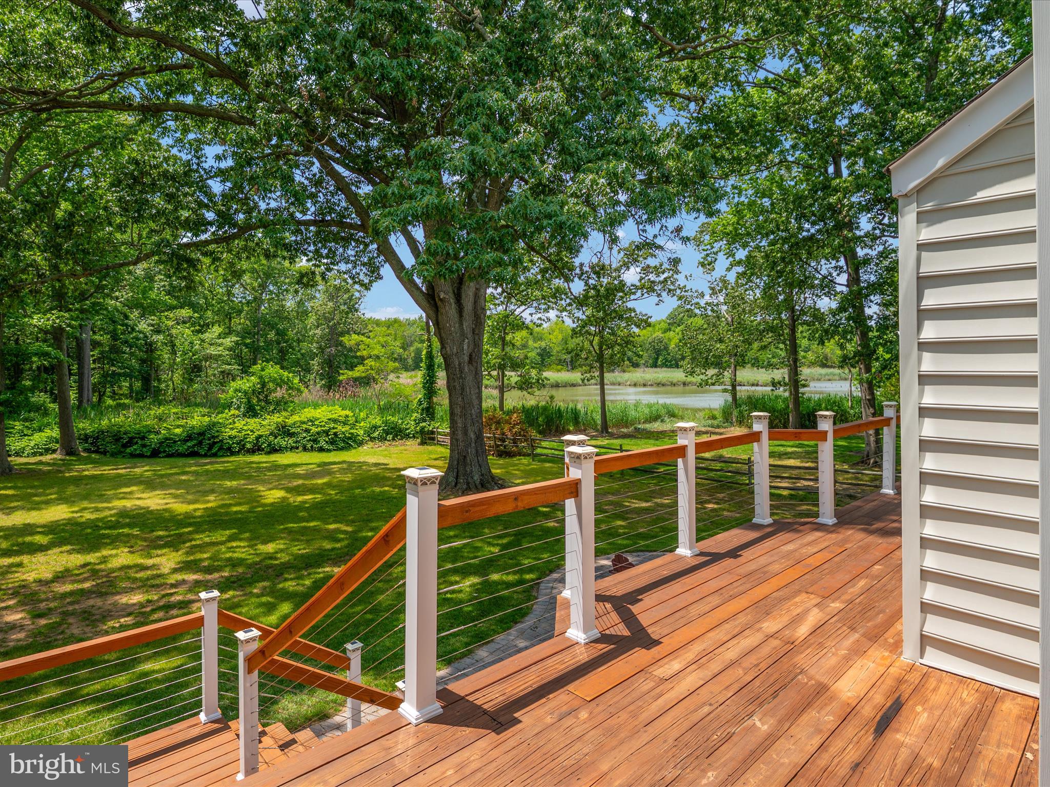 1015 S Creek View Ct