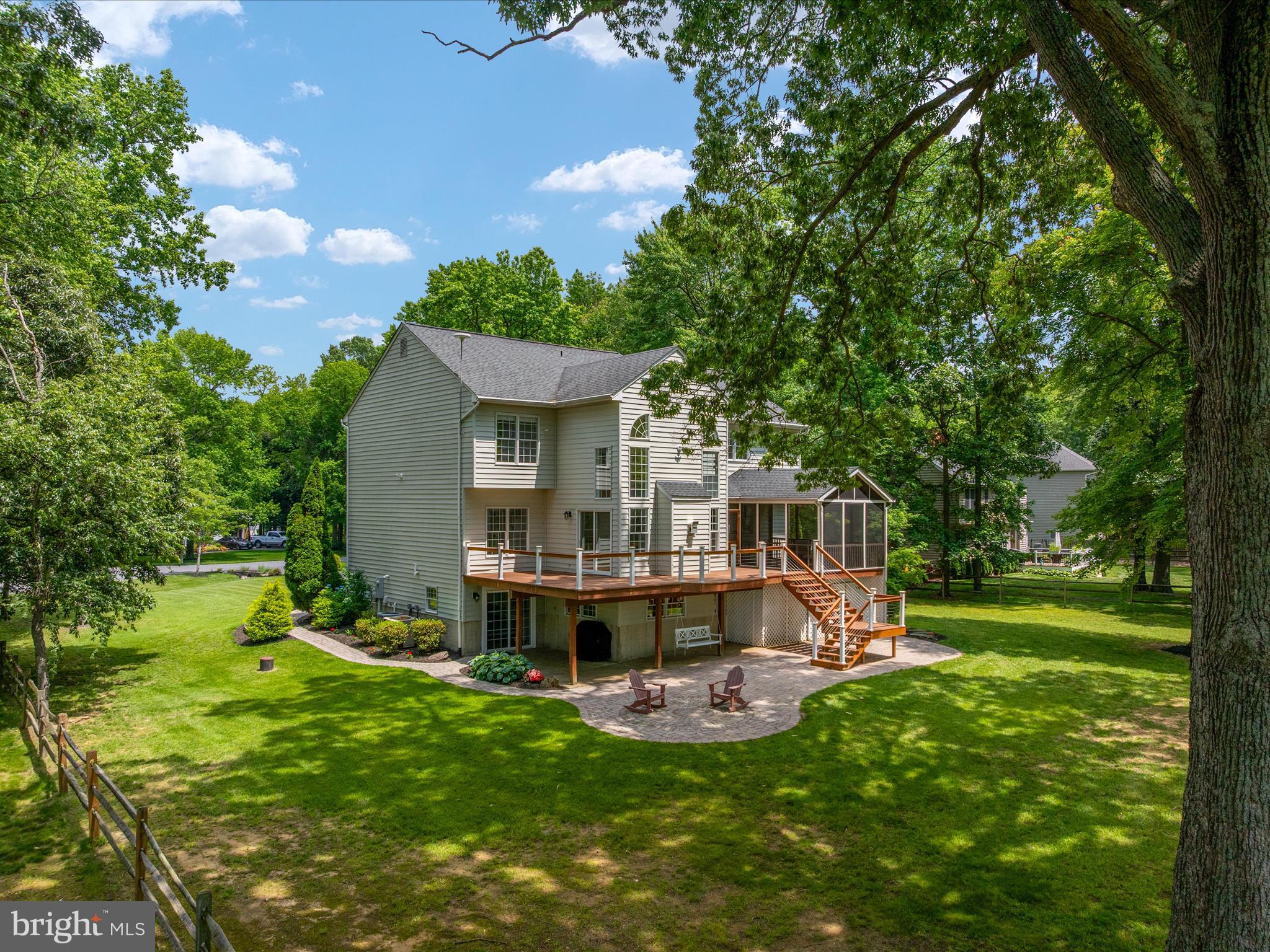 1015 S Creek View Ct
