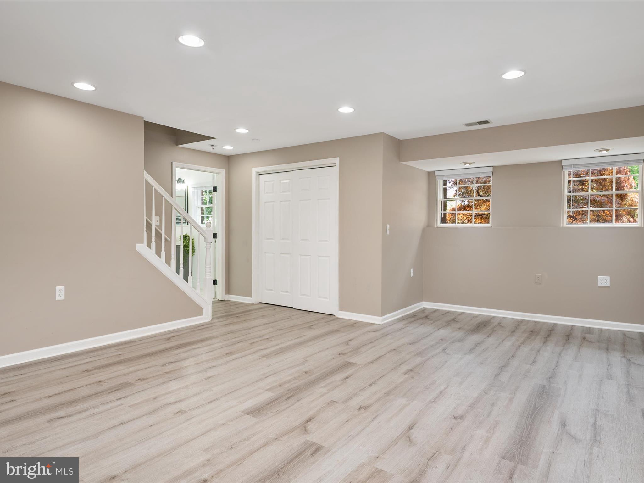 1015 S Creek View Ct
