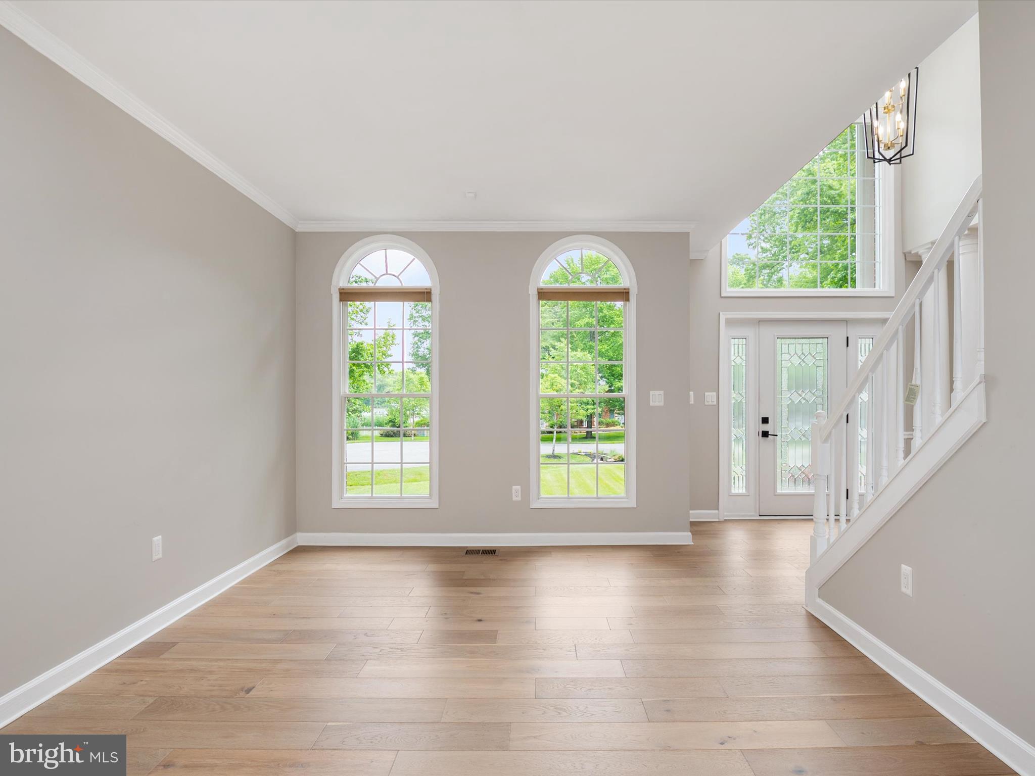 1015 S Creek View Ct