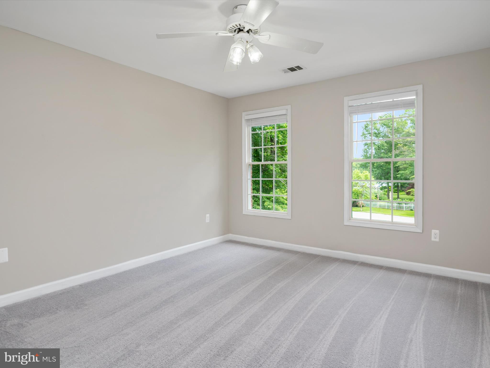 1015 S Creek View Ct