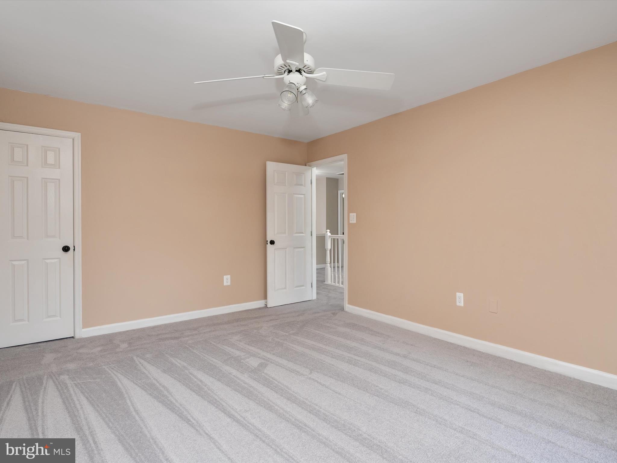 1015 S Creek View Ct