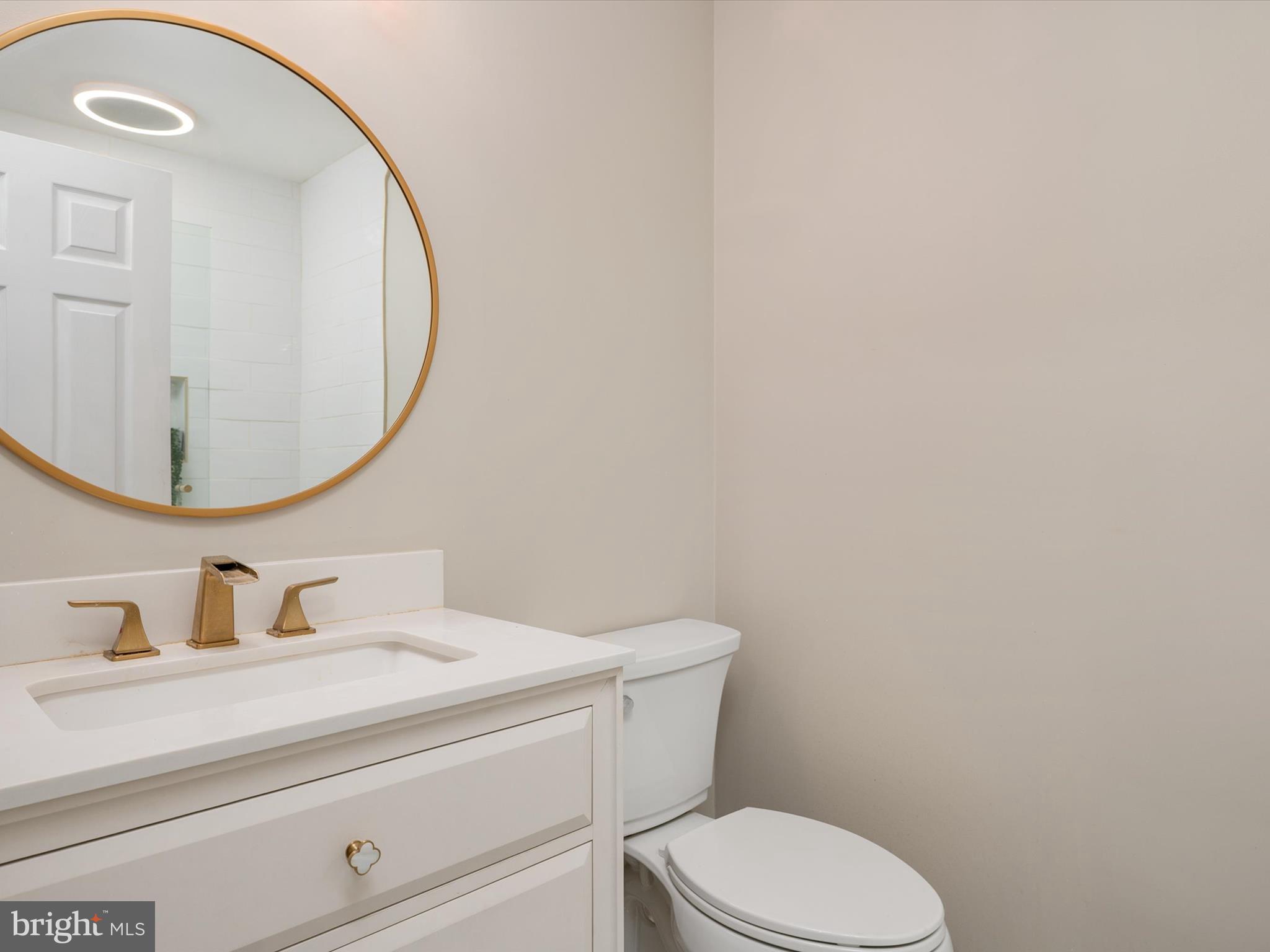 1015 S Creek View Ct