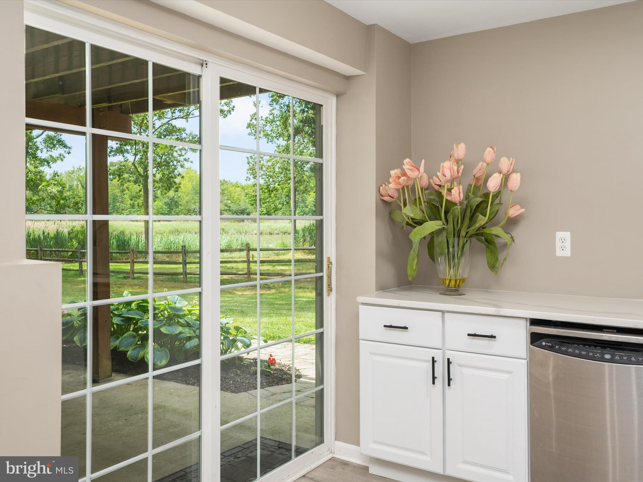 1015 S Creek View Ct
