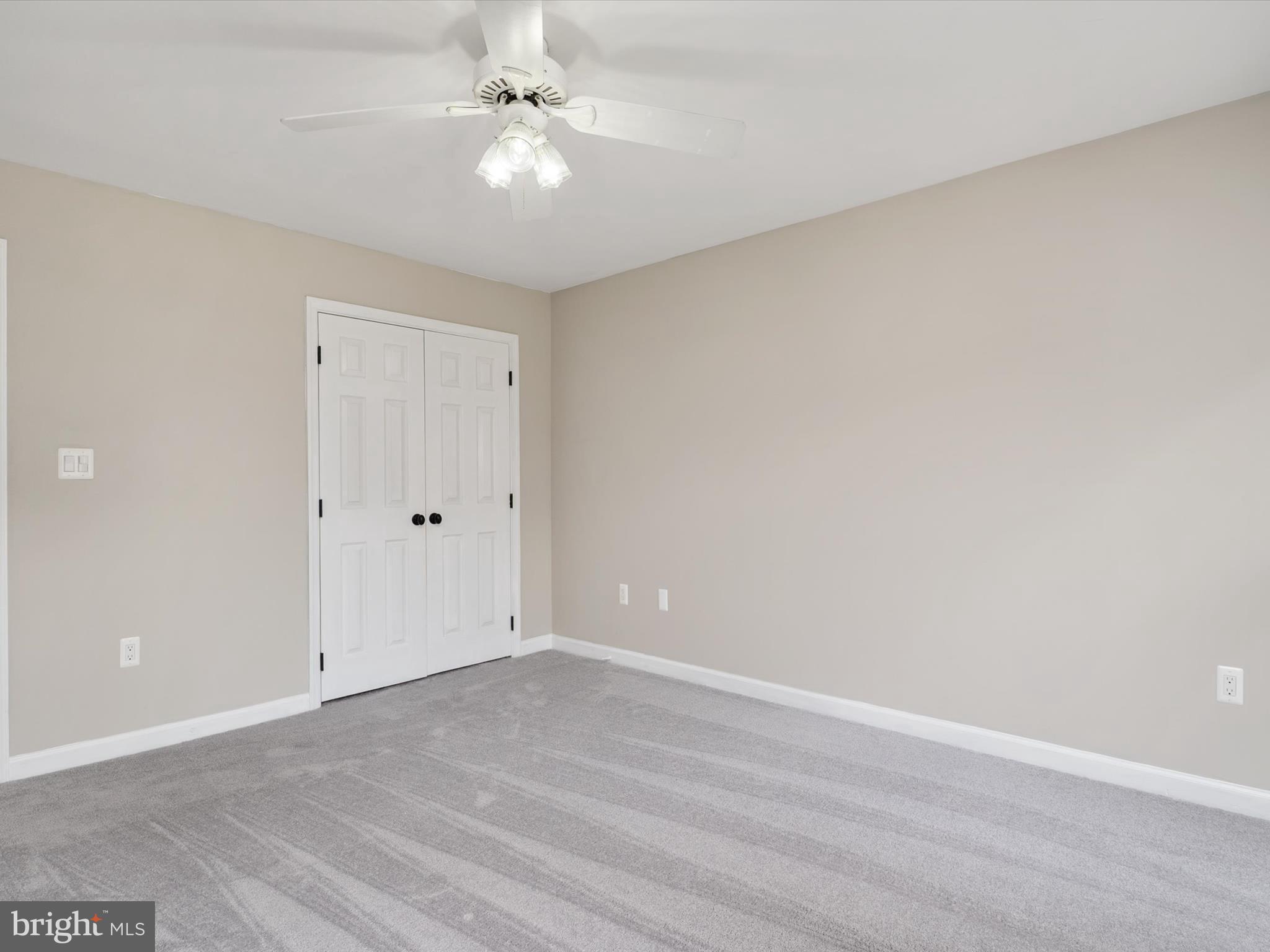 1015 S Creek View Ct