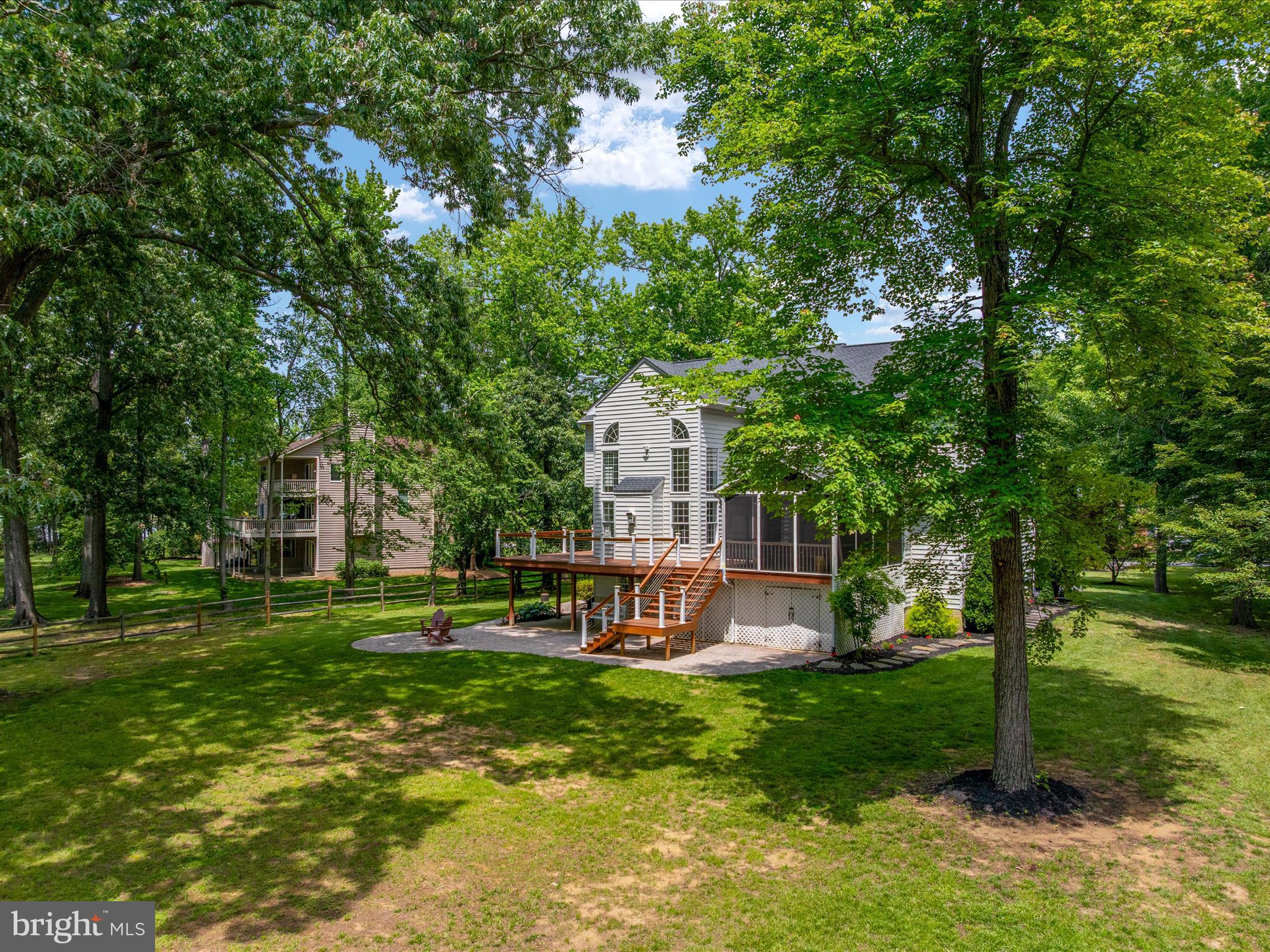 1015 S Creek View Ct