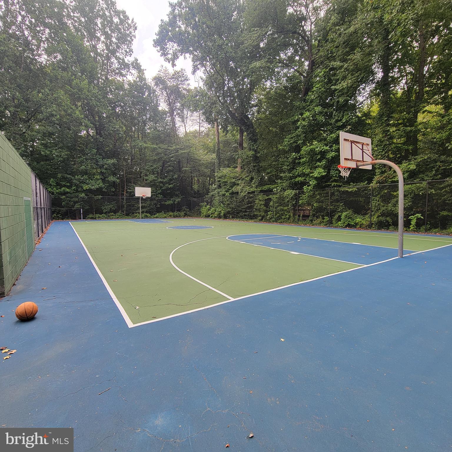 2710 SUMMERVIEW WAY 302