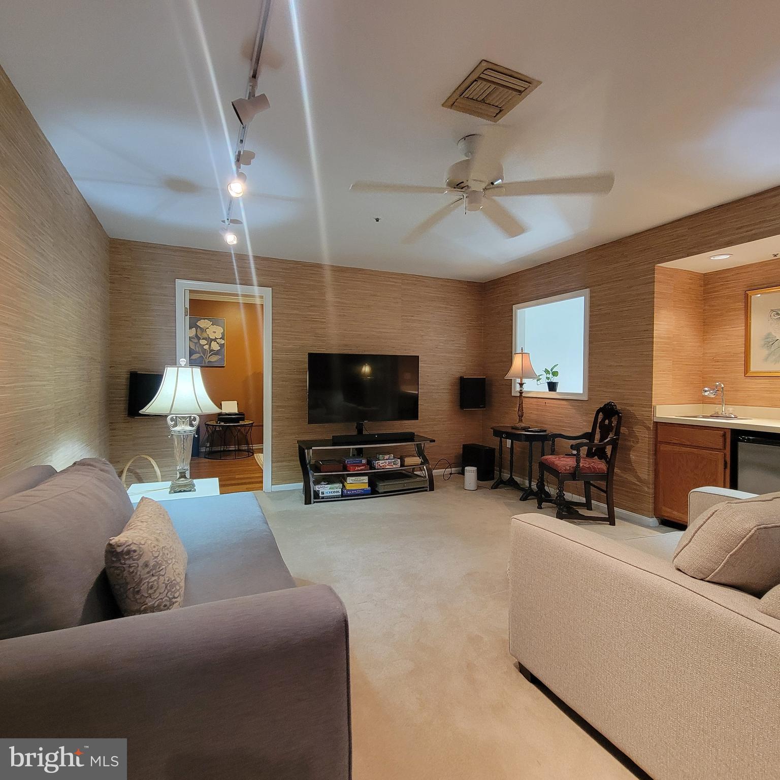 2710 SUMMERVIEW WAY 302