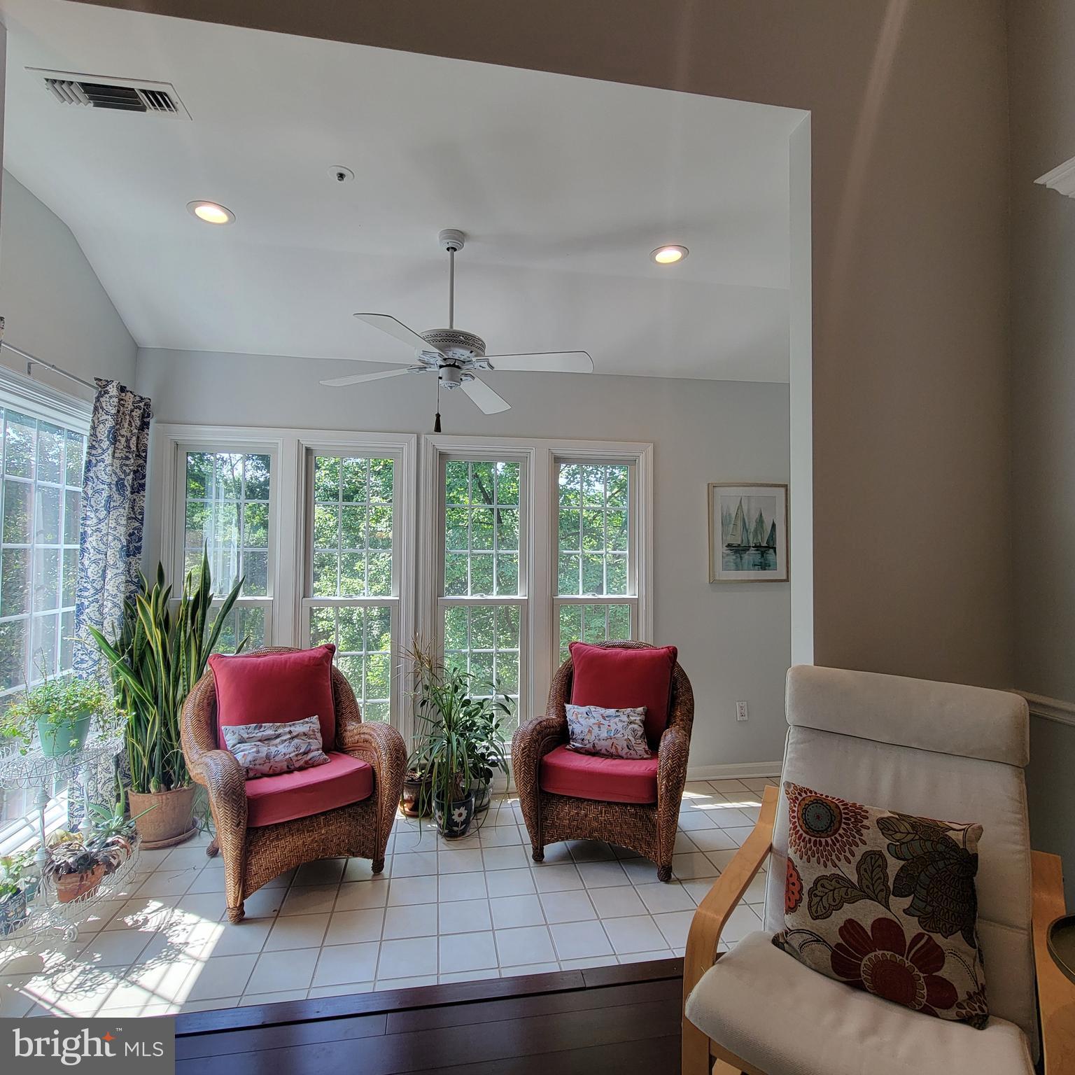 2710 SUMMERVIEW WAY 302