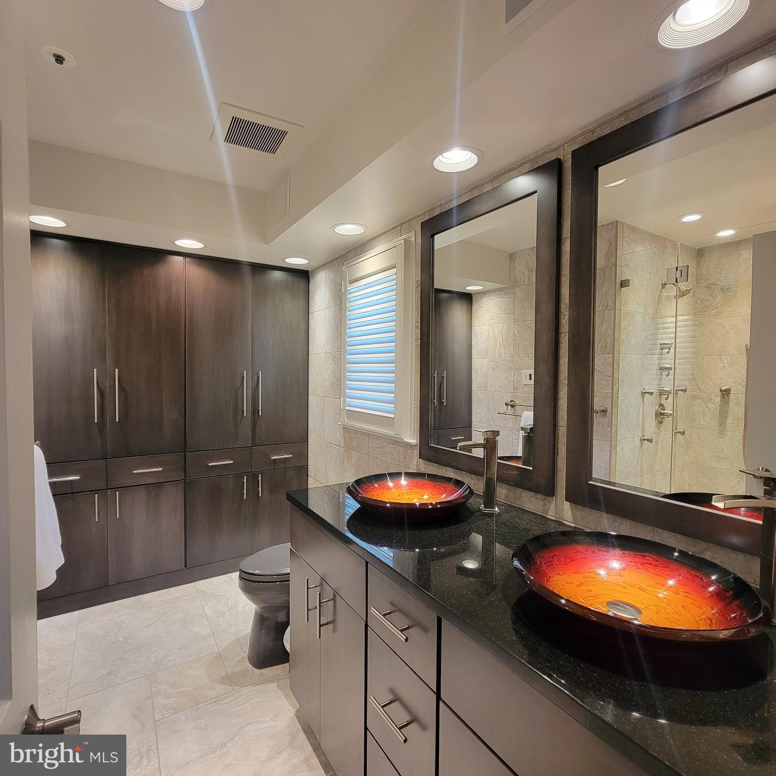 2710 SUMMERVIEW WAY 302