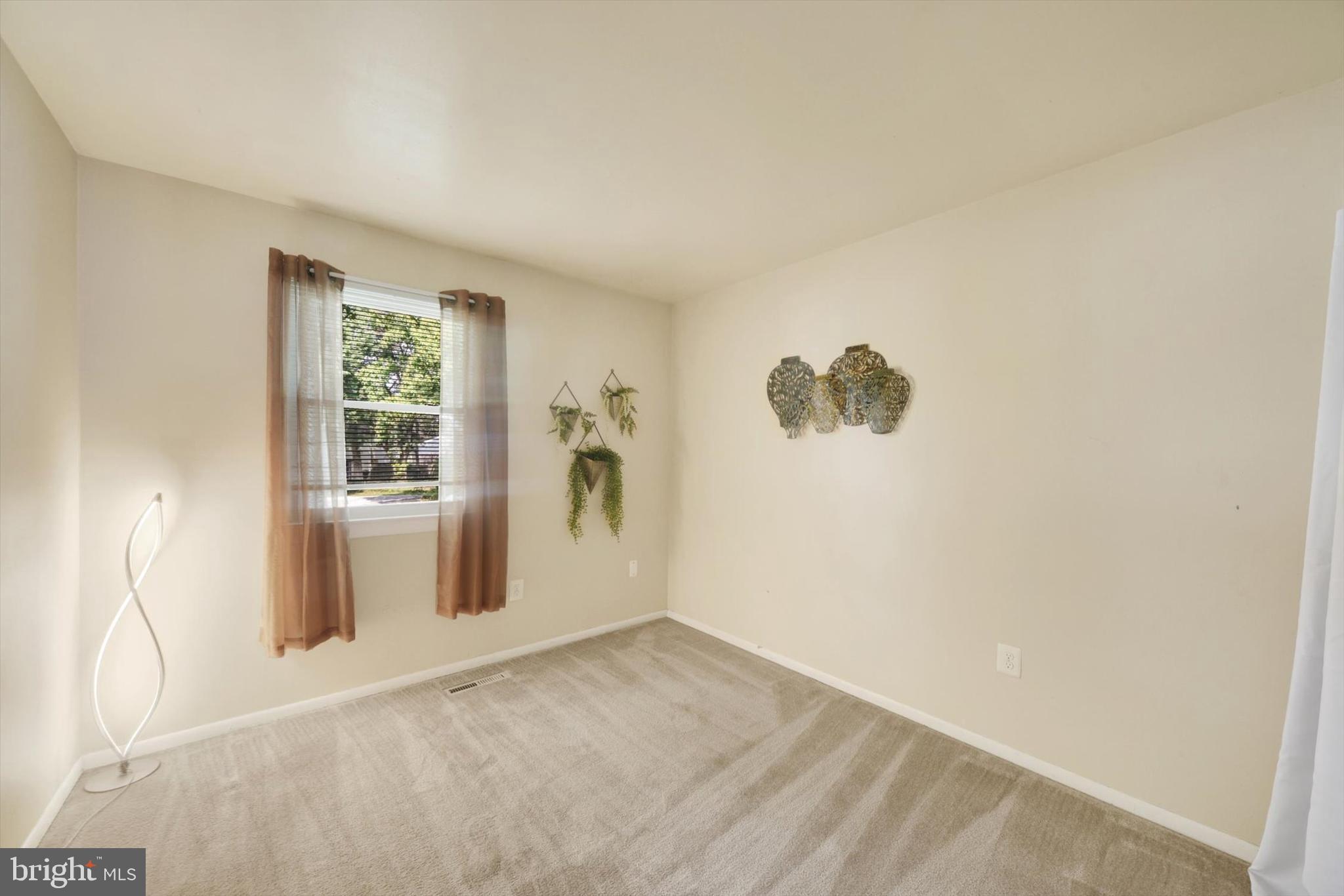 281 Ternwing Dr