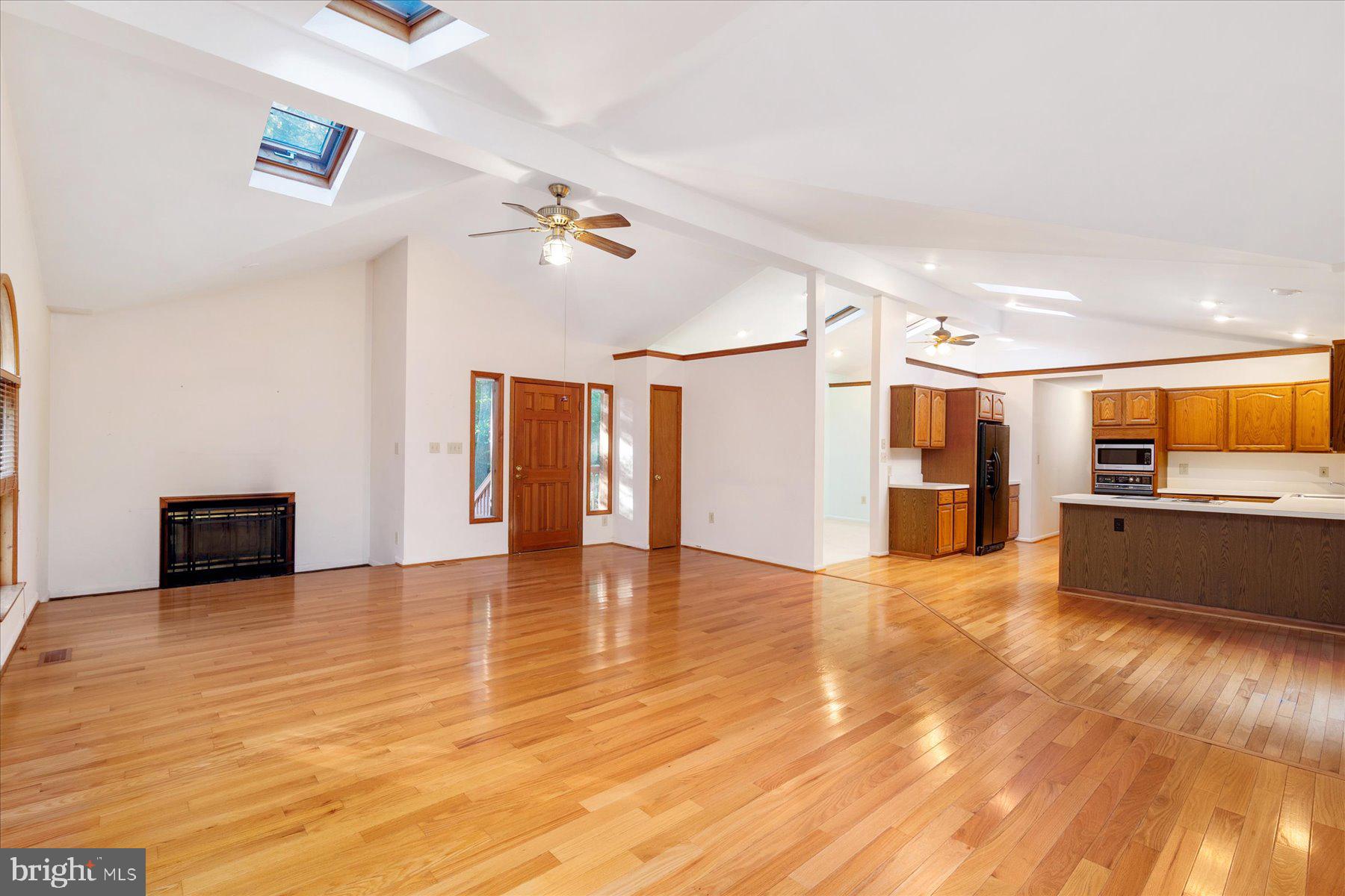 1496 RIVER ROAD