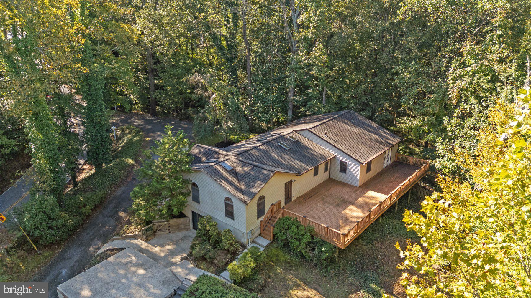 1496 RIVER ROAD