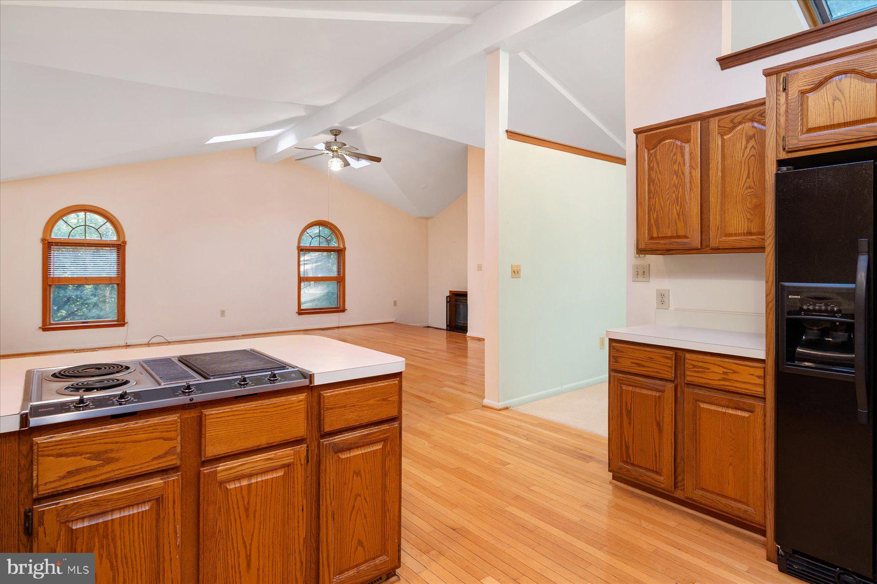 1496 RIVER ROAD