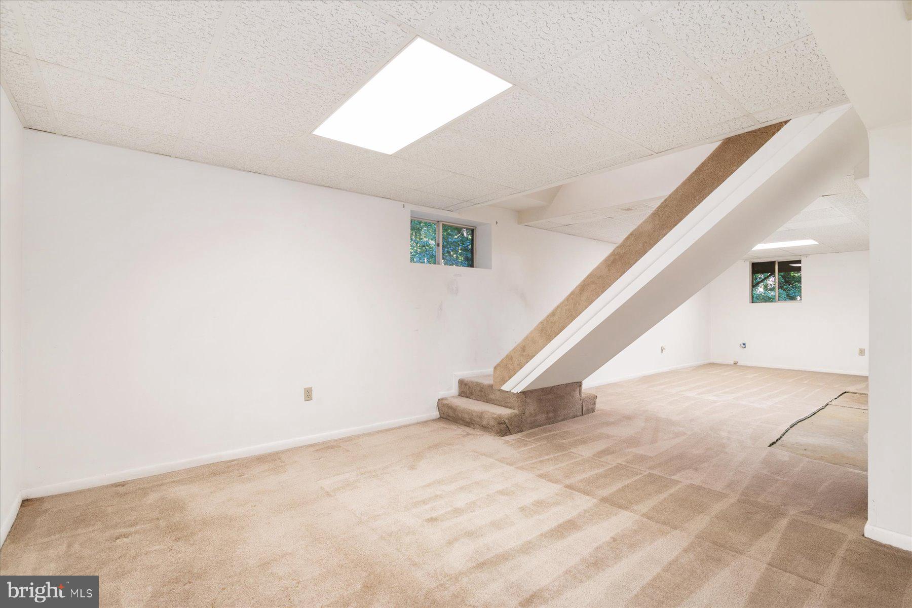 1496 RIVER ROAD
