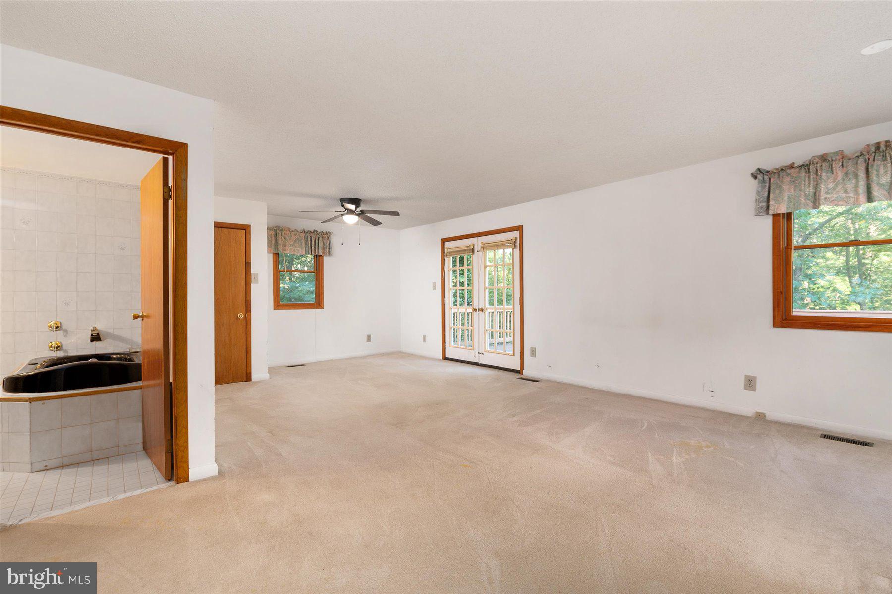 1496 RIVER ROAD