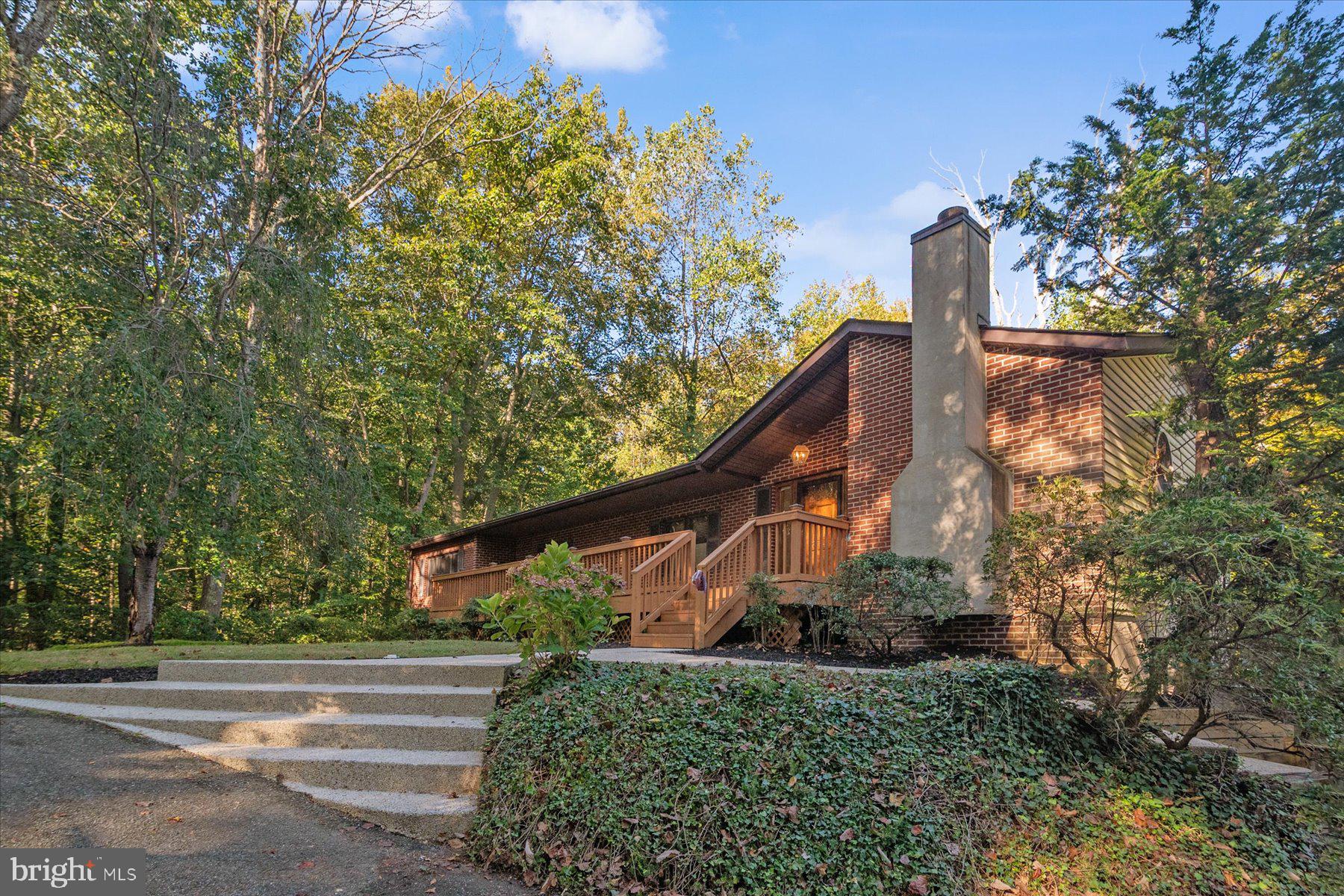 1496 RIVER ROAD