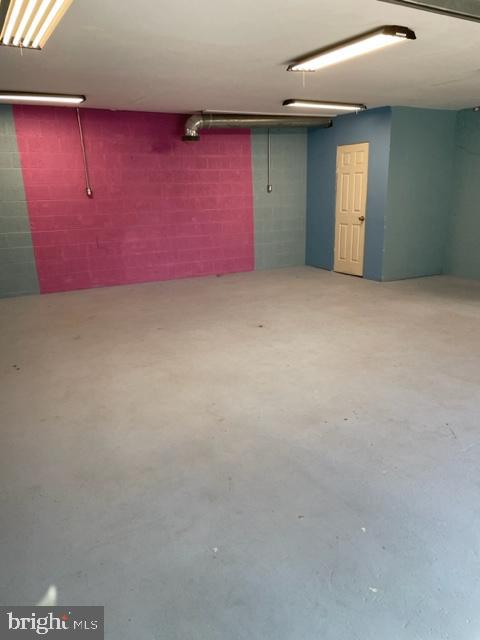 5862-Garage Belair Rd