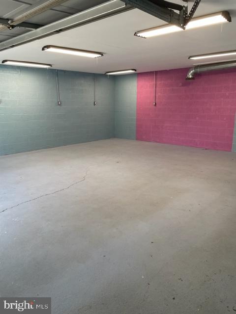 5862-Garage Belair Rd