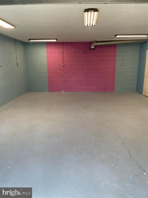 5862-Garage Belair Rd
